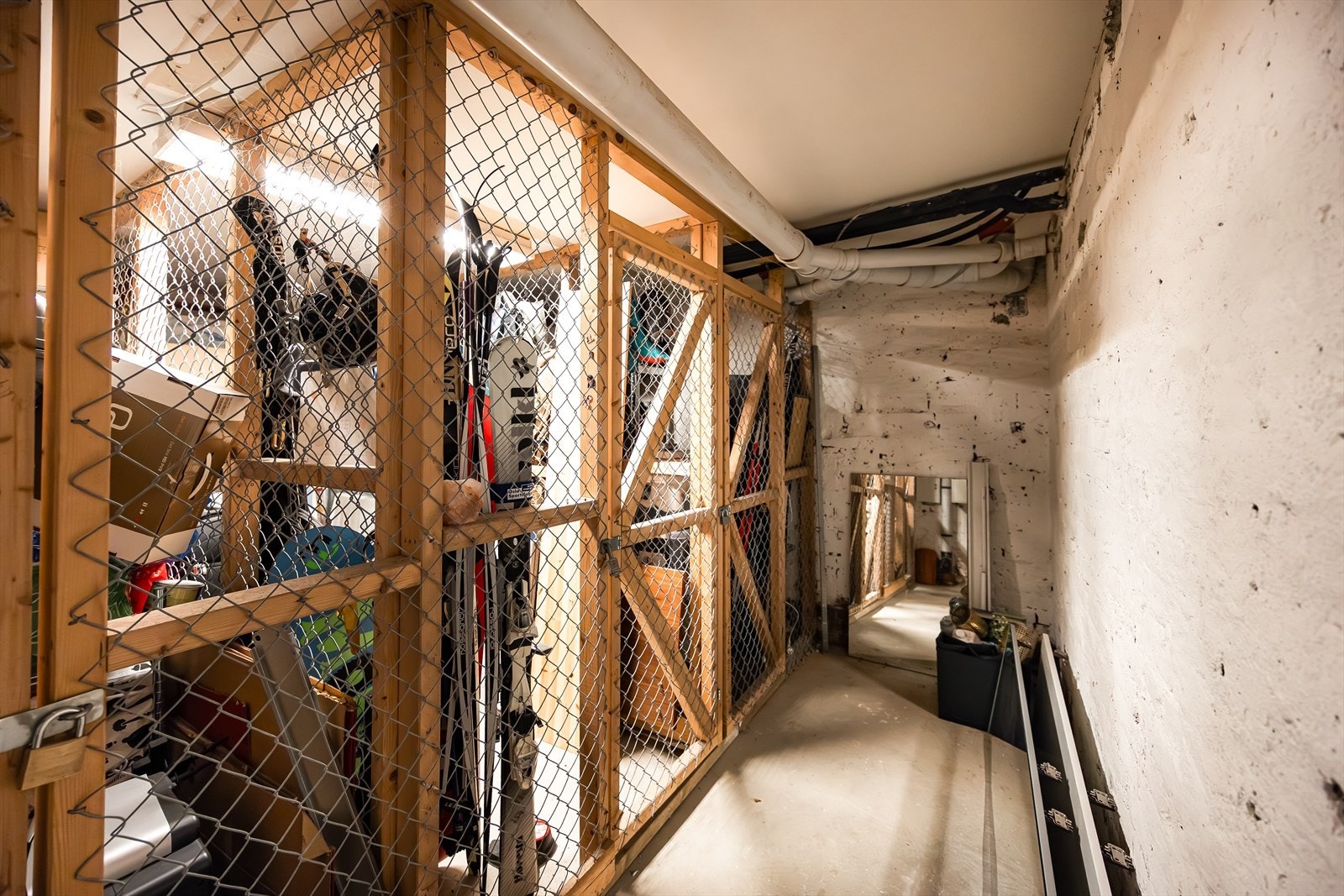 Bod i kjeller på 3,9 kvm gir ekstra oppbevaringsplass til leiligheten. Galleribilde