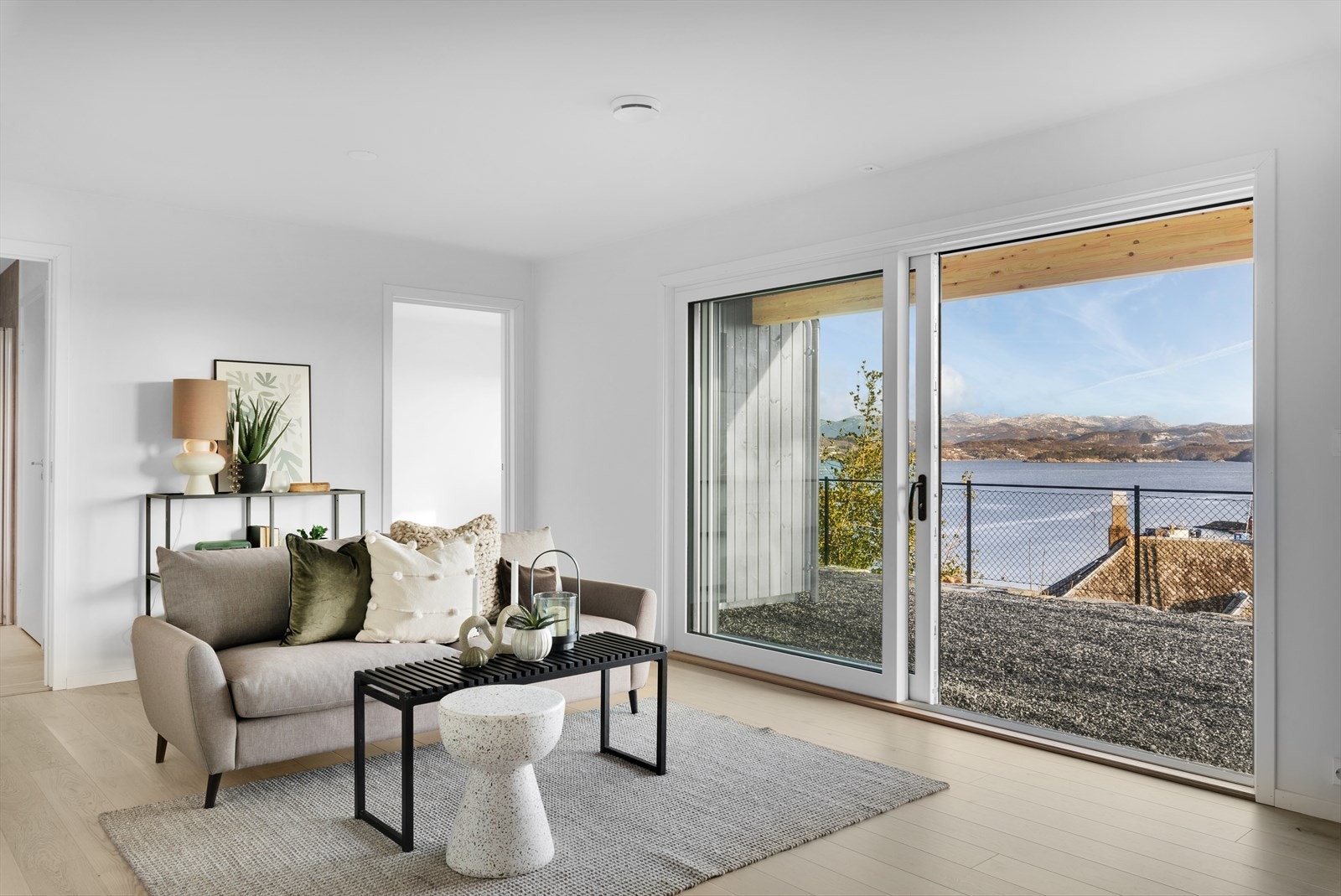 Stue u.etg. - utgang til hage Galleribilde