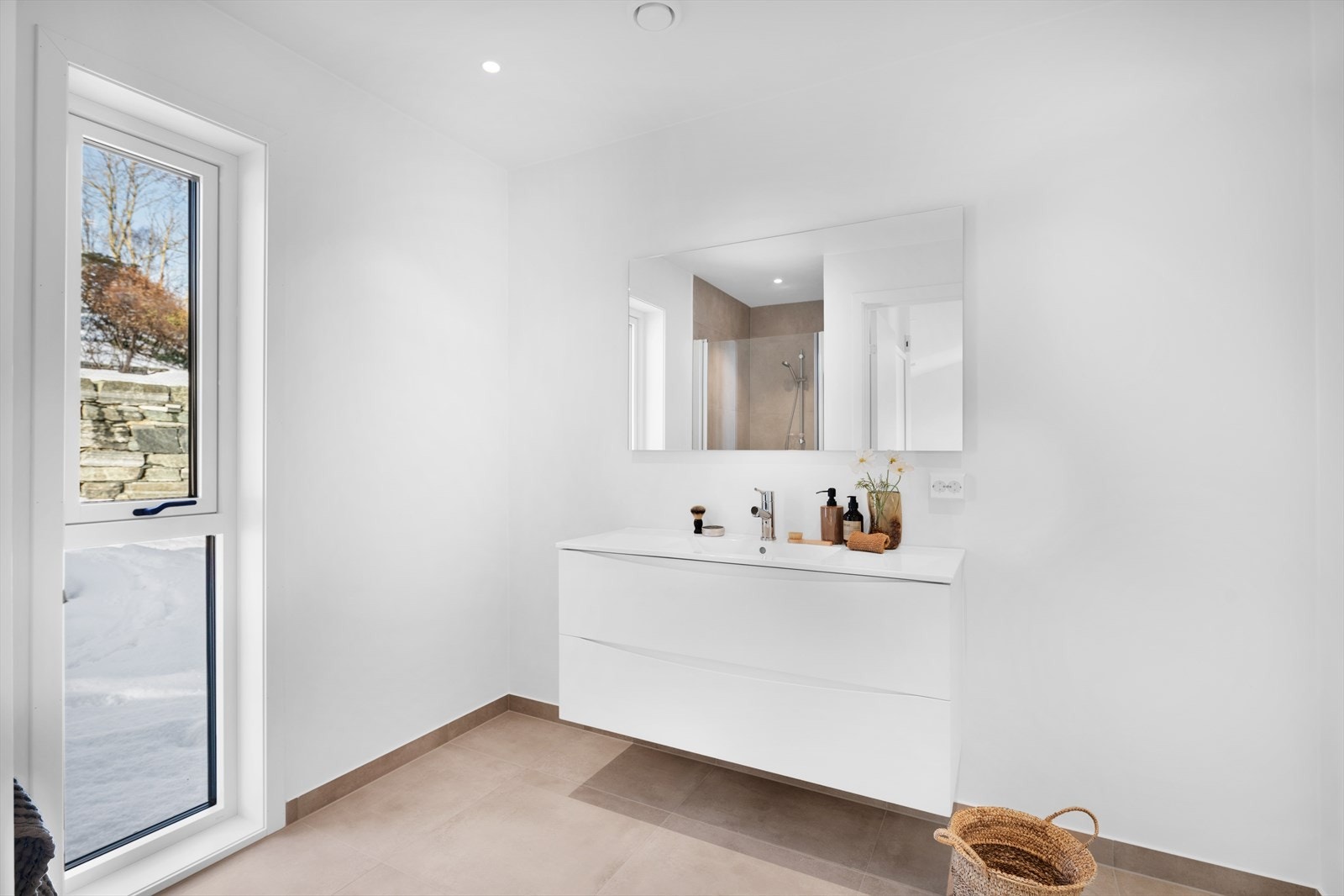 Bad 1.etg. - flislagt med varme i gulv Galleribilde