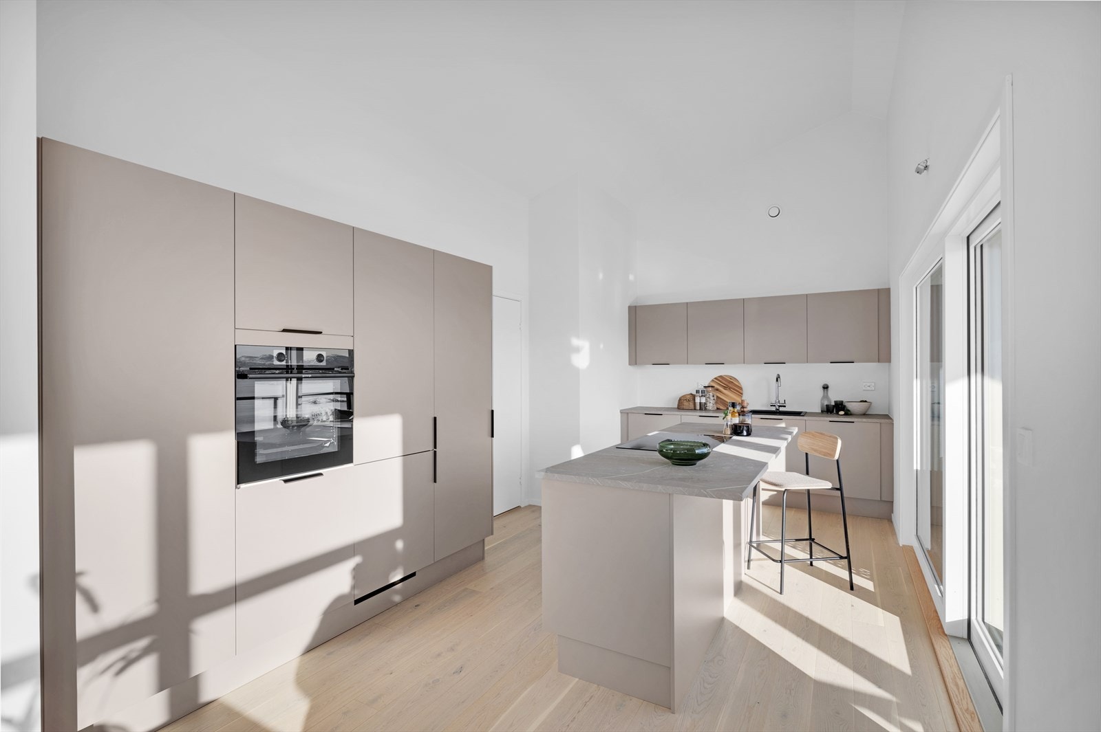 Kjøkken - tidløst og lekkert. Galleribilde