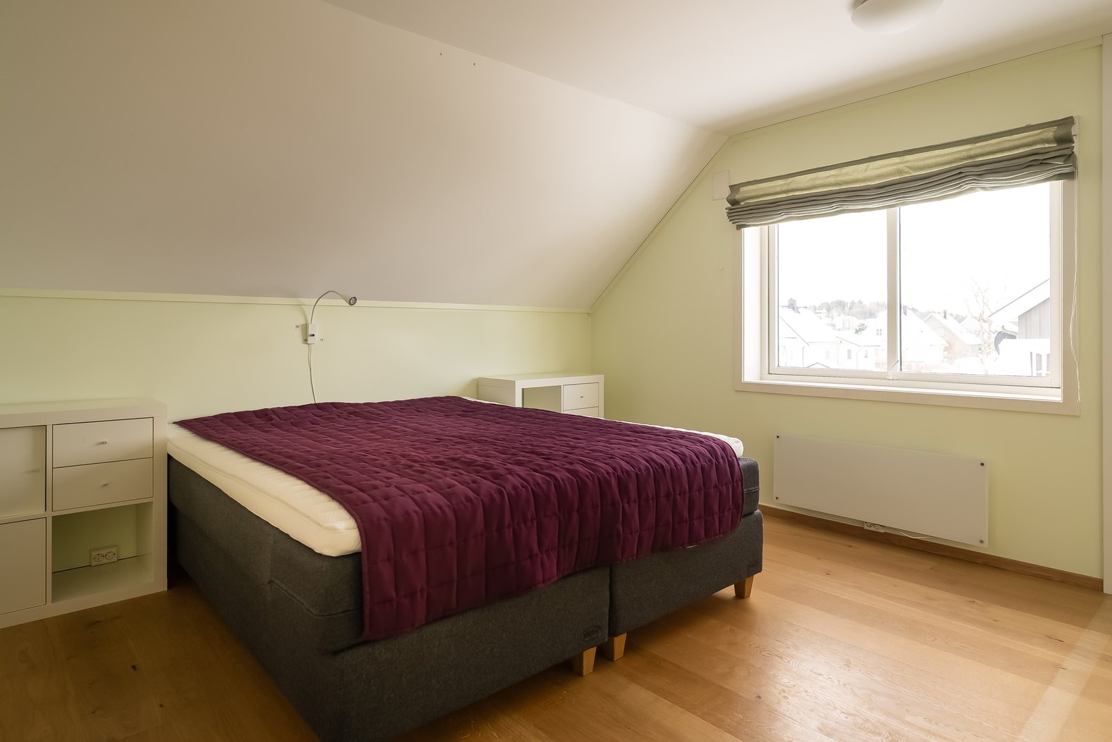 Det er 3 romslige soverom på denne etasjen. Galleribilde