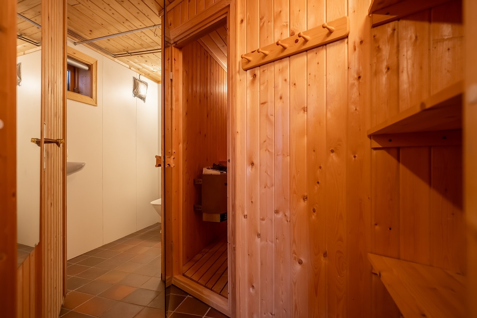 Det er også toalett og badstue i kjeller. Galleribilde