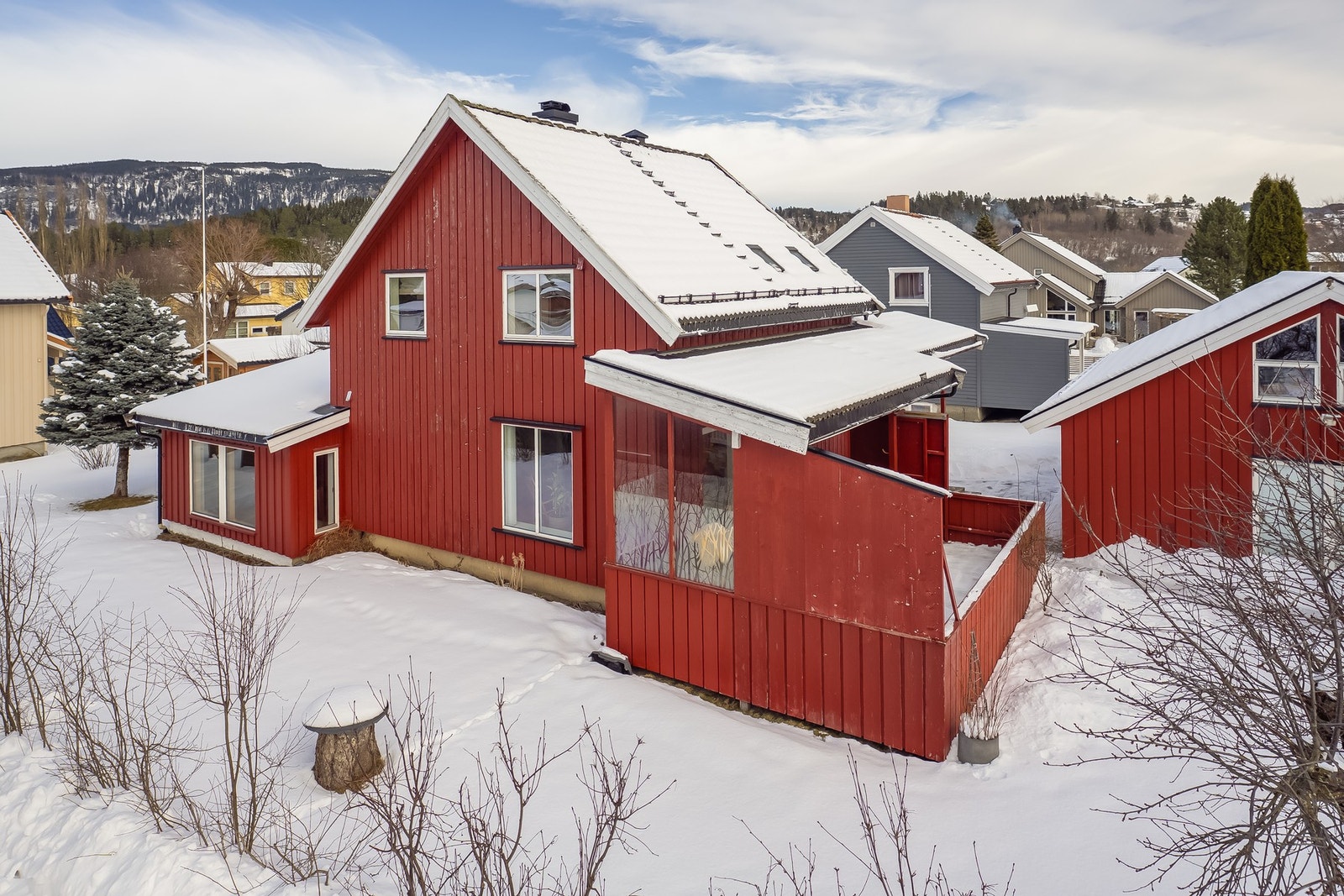 Et barnevennlig strøk på Kvislabakken i rolige omgivelser. Samtidig kort vei til Stjørdal sentrum. Galleribilde