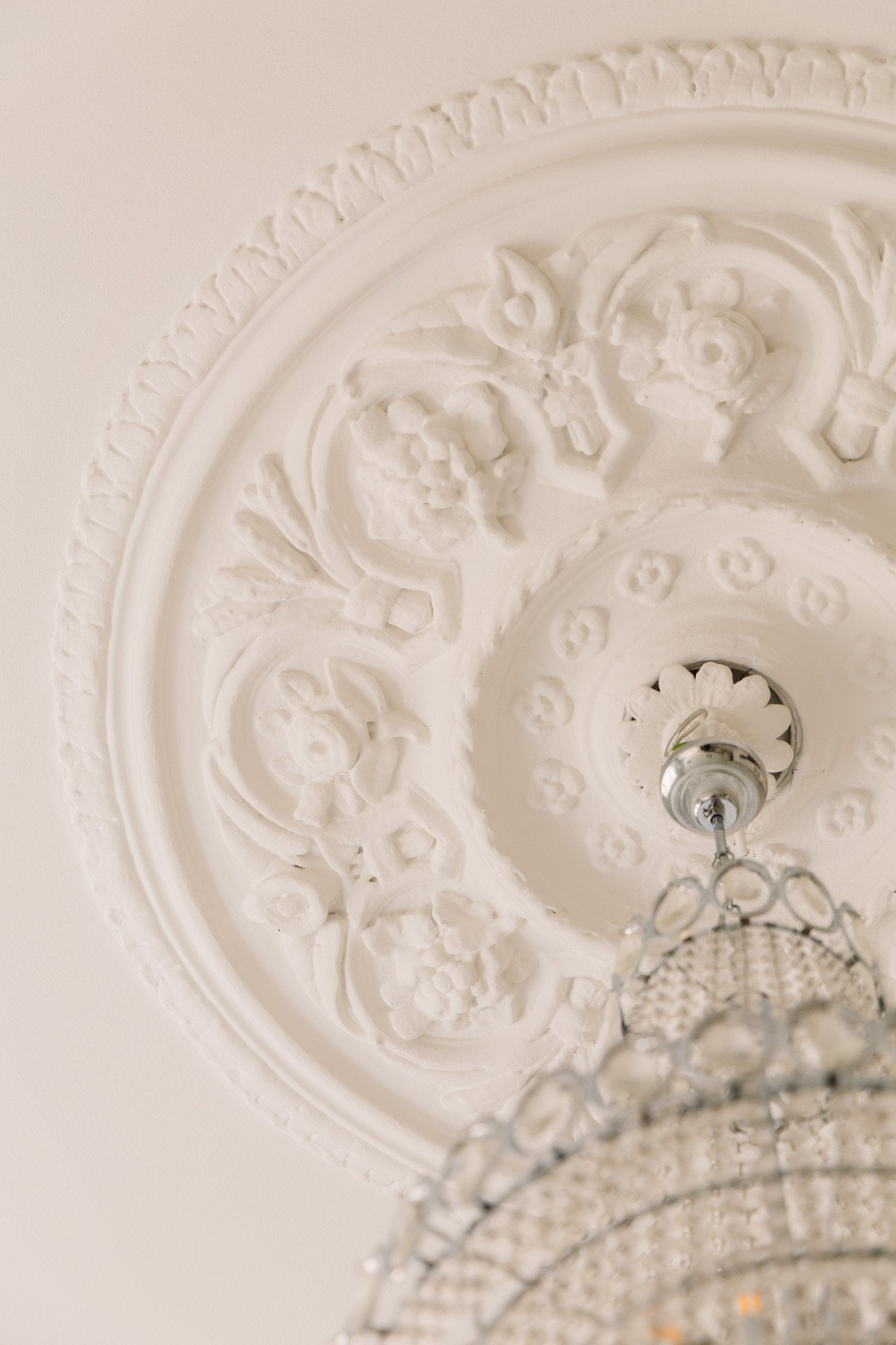 Original rosett og stukkatur på kjøkkenet. Galleribilde