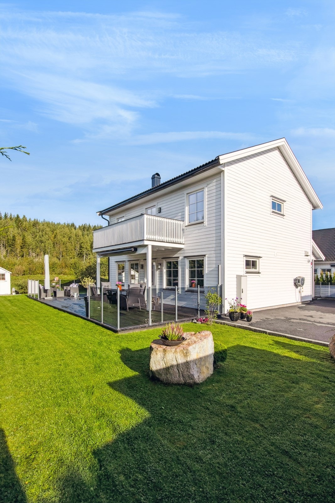 Skjermet tomt uten naboer i bakkant! Galleribilde