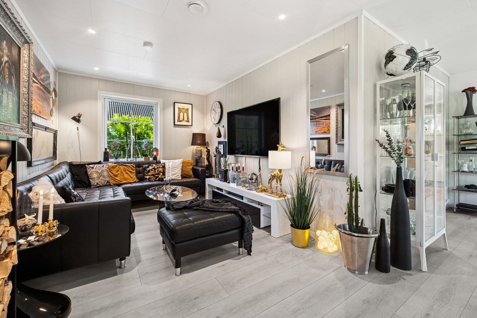 Boligen har en praktisk planløsning. Galleribilde