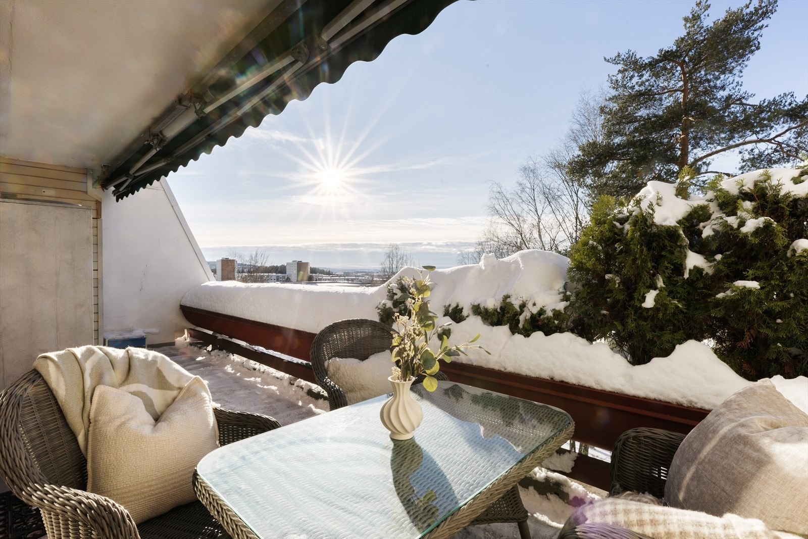 Hjertelig velkommen til Tokerudberget 15 på Stovner, presentert av Jøran Sørheim v/Aktiv Eiendomsmegling. Foto: Kim David Eriksen Galleribilde