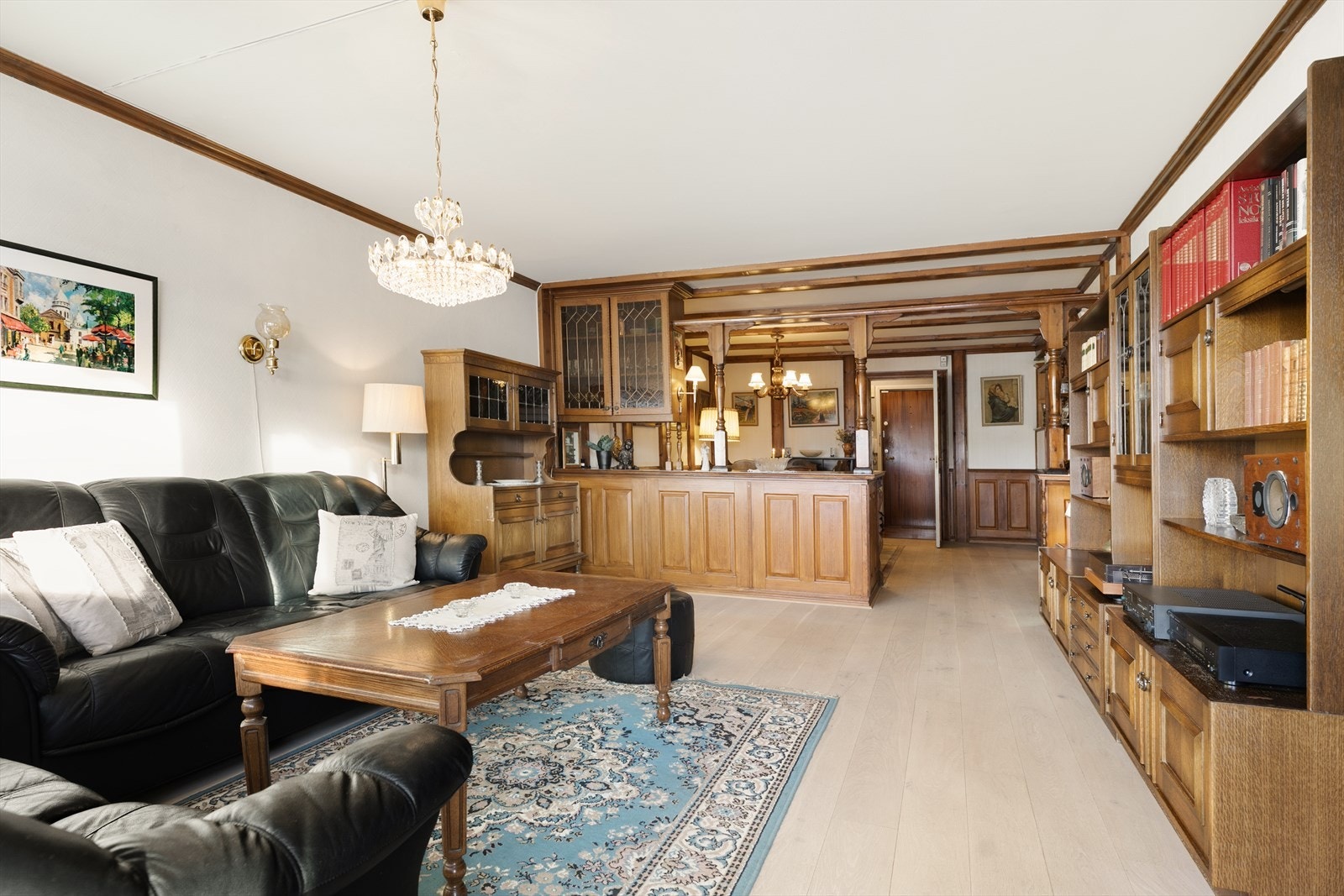 Stuen har en engelsk stil som gir rommet et særegent preg. Galleribilde