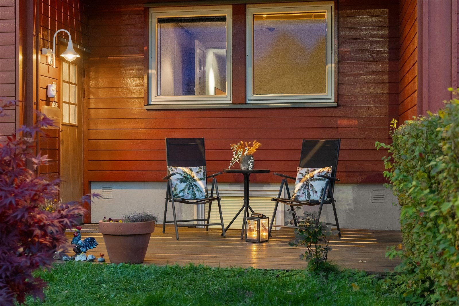 Her kan morgekaffen nytes i fredfulle omgivelser og flotte solforhold. Galleribilde