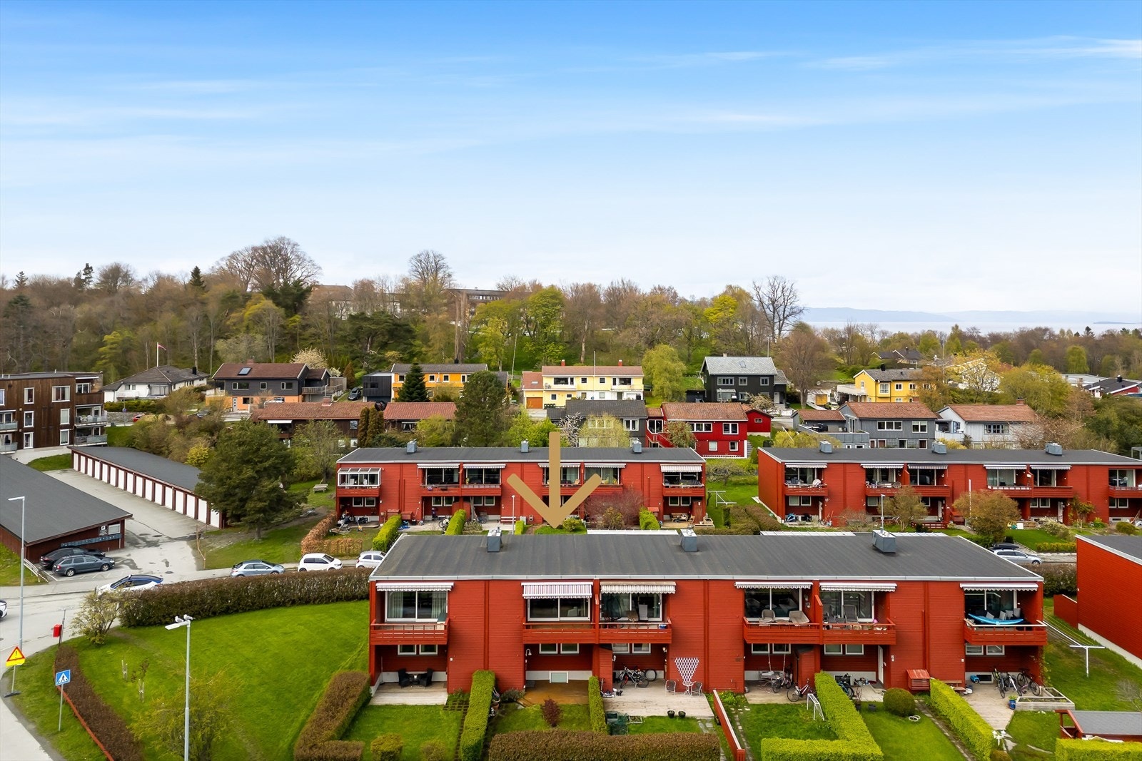 Her får man en svært barnevennlig og attraktiv beliggenhet på Lade, like ved Ladestien og Devlebukta. Galleribilde