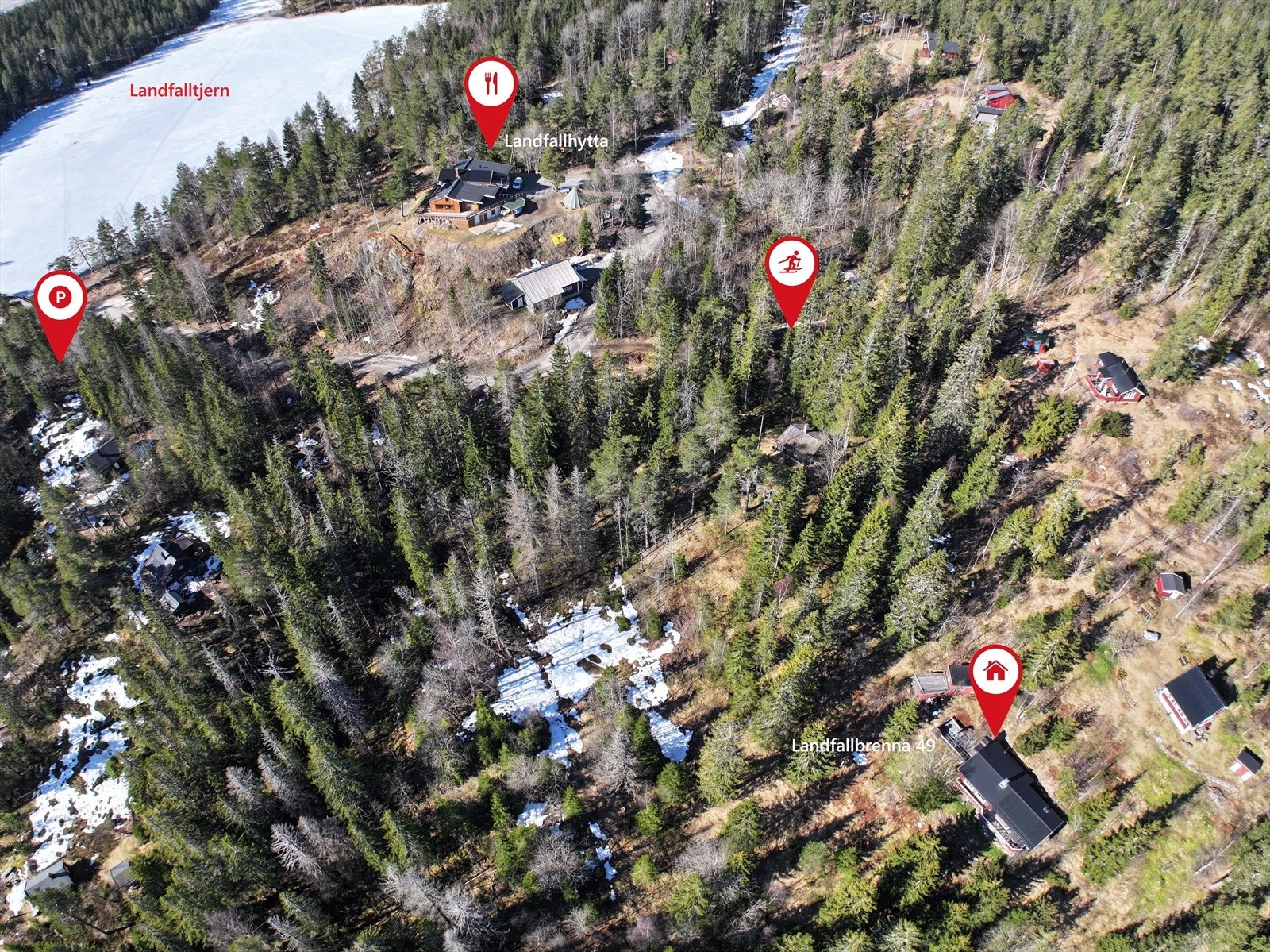 Få minutter fra Landfallhytta. Lysløype samt et utstrakt skiløypenett innover Finnemarka. Flotte turstier og -veier. Badestrand på Landfalltjern. Galleribilde