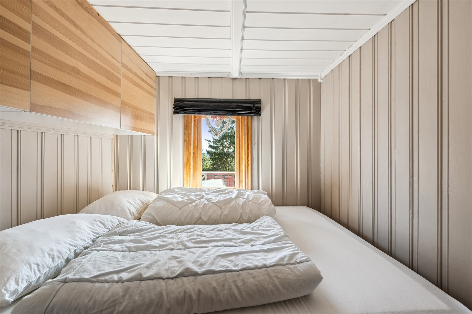 Soverom med dobbeltseng Galleribilde