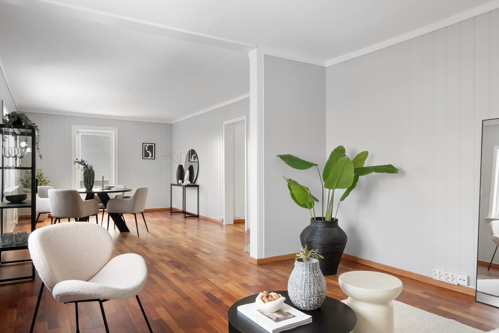 Planløsningen i denne etasjen er i hovedsak lik som i 1. etasje. Galleribilde