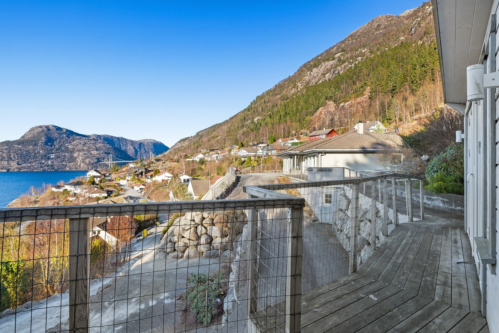 Hagestue i nær tilknytning til boligen - perfekt for forlengelse av utesesongen. Galleribilde