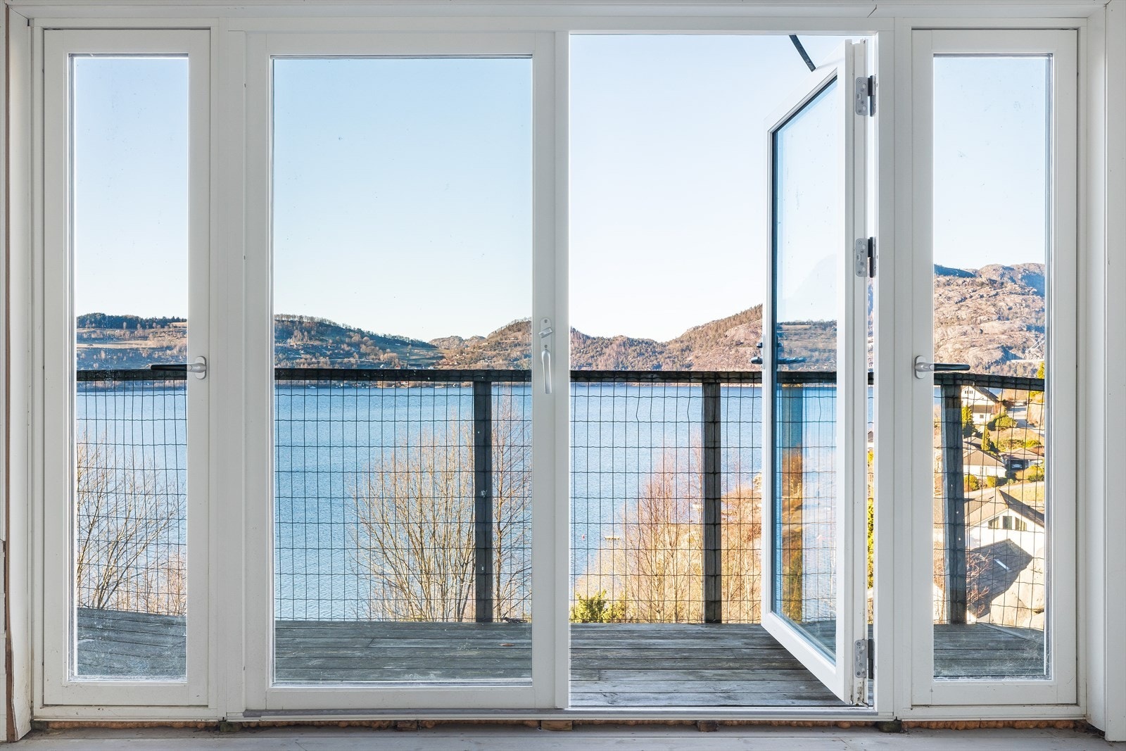 Dører som kan åpnes opp. Galleribilde