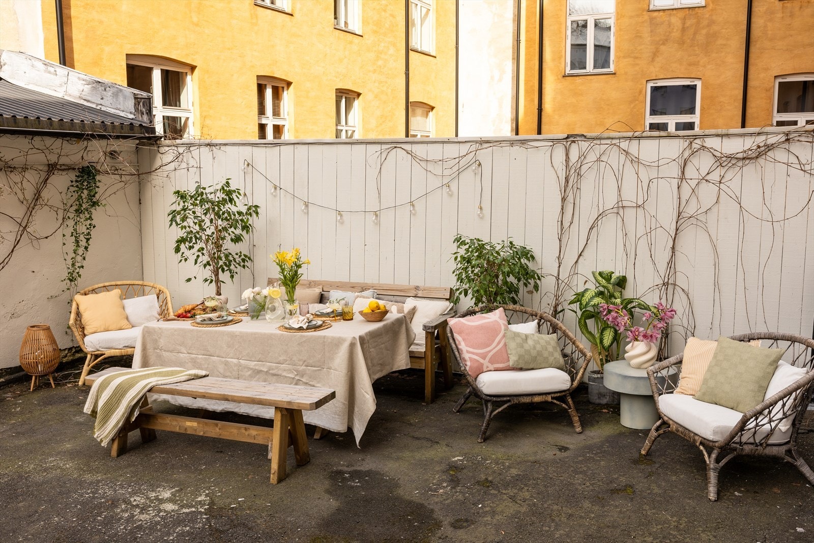 Her har du tilgang til sameiets lukkede bakgård hvor du kan invitere til hyggelige sammenkomster om sommeren. Galleribilde