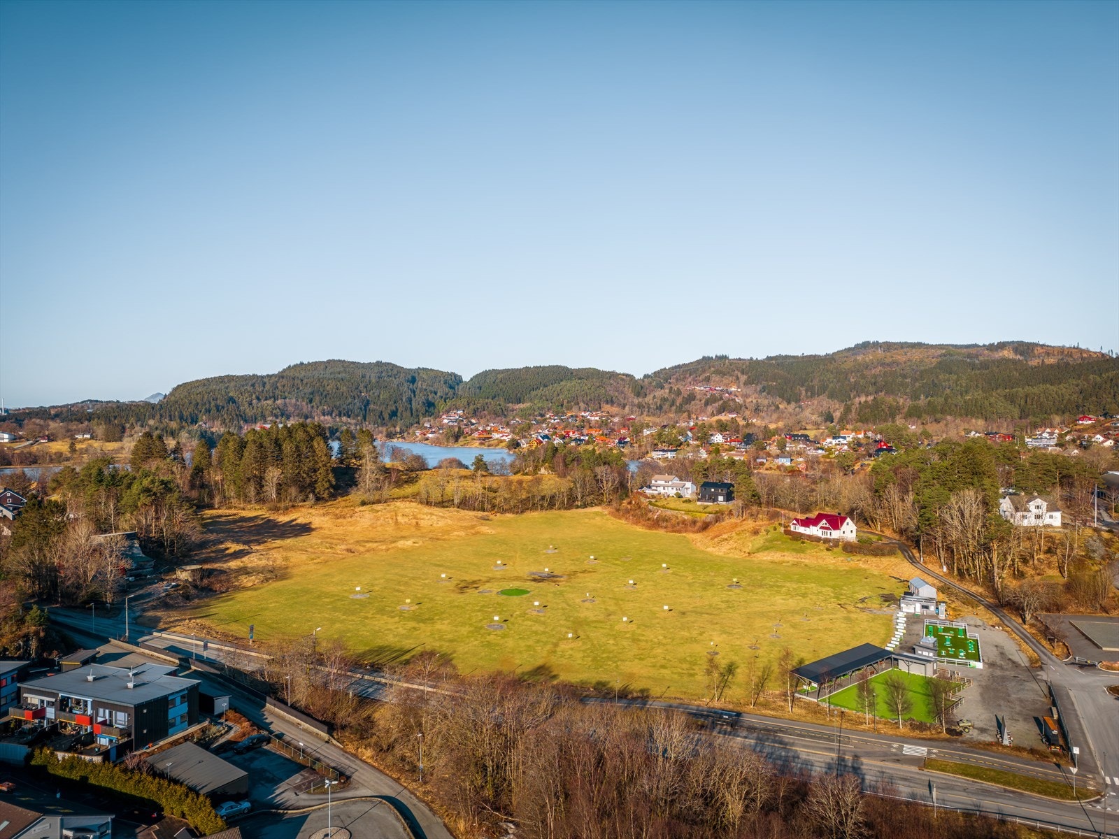 Nærområde - Fanarangen med golf range og minigolf. Galleribilde