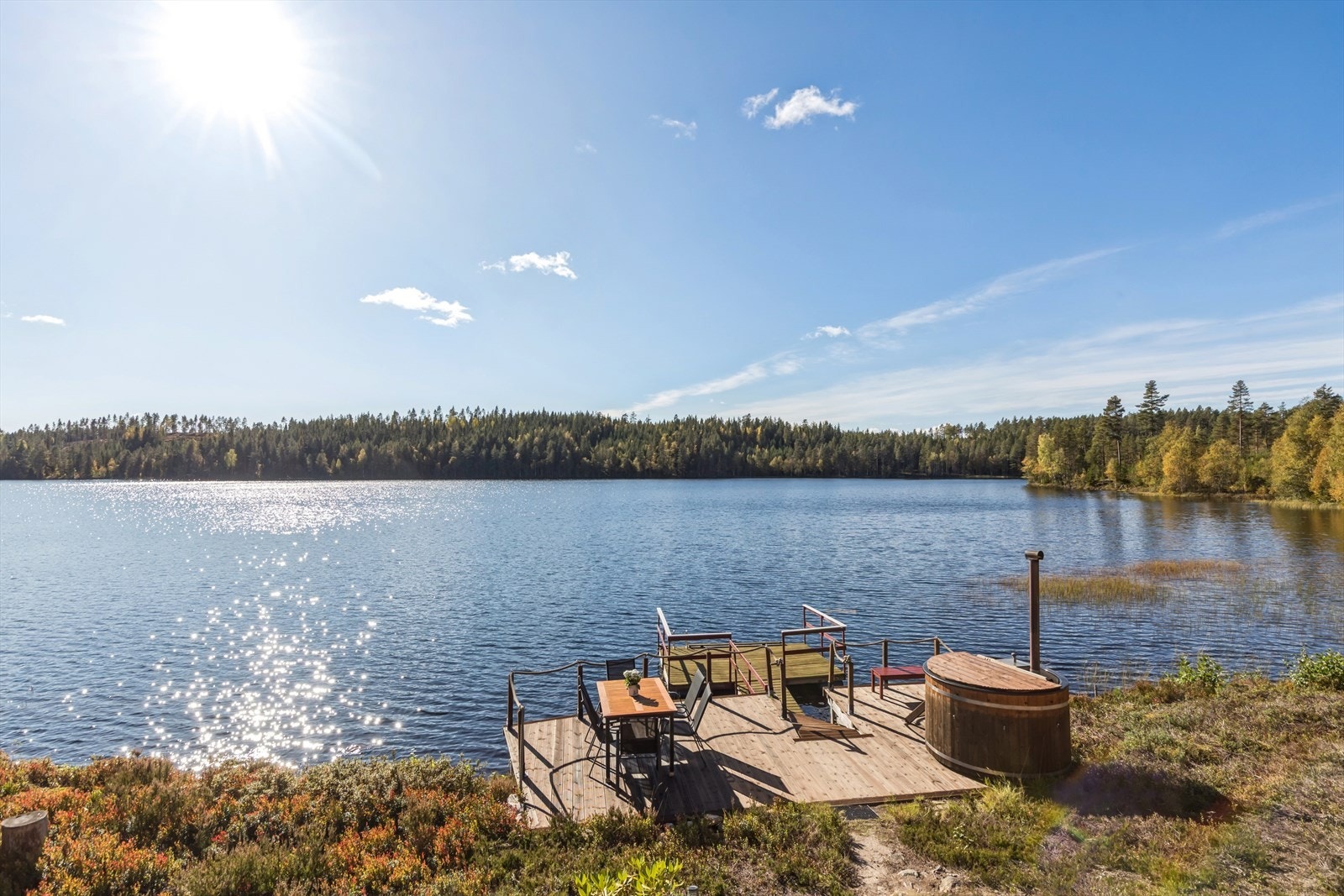 Uteområdet er tilrettelagt for å utnytte den unike beliggenheten til det fulle. Galleribilde