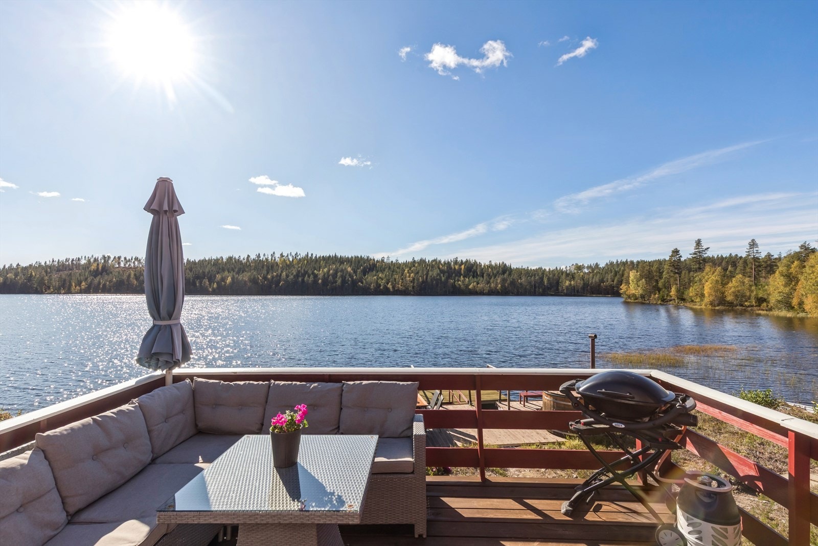 Den romslige terrassen på 13 m² gir god plass for utemøbler og sosialt samvær. Galleribilde