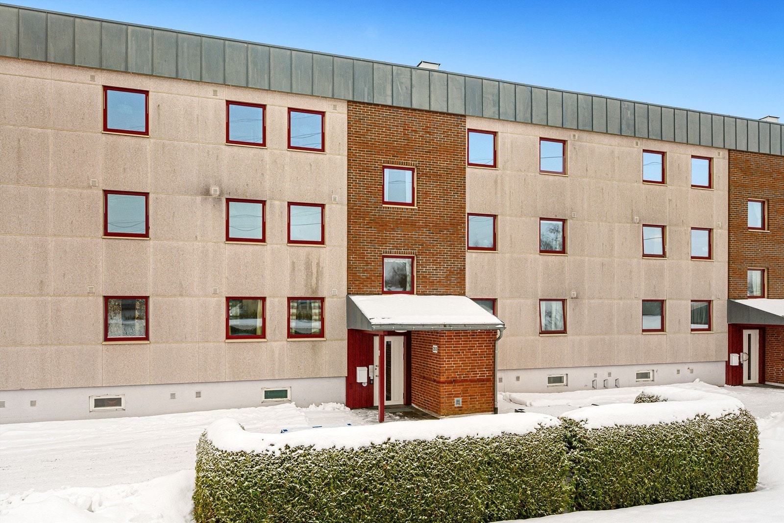 Med barnehager, skoler og Bugårdsparken i gangavstand er beliggenheten ideell for barnefamilier. Galleribilde