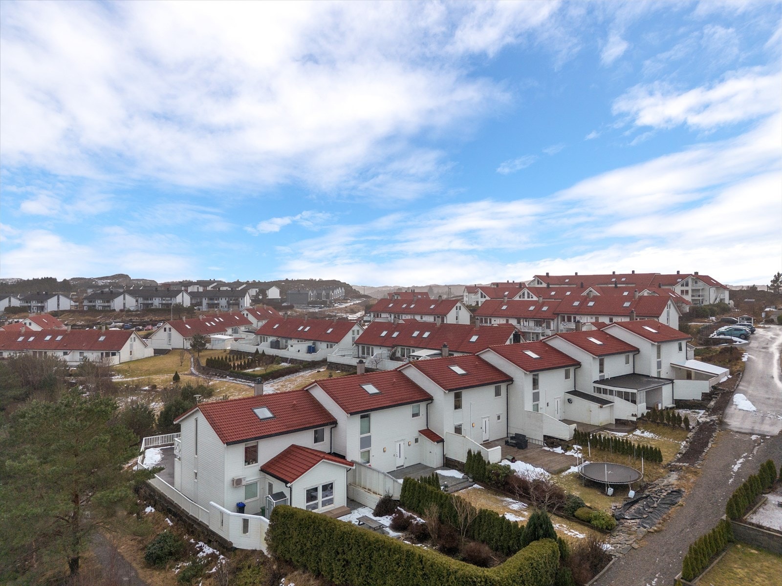 - Fra eiendommen er det kort vei til fasiliteter som Sartor Storsenter, samt gode bussforbindelser til Bergen sentrum - Galleribilde