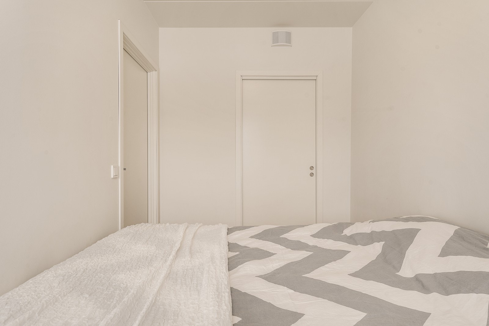 Tilkomst til innvendig bod fra soverom. Galleribilde