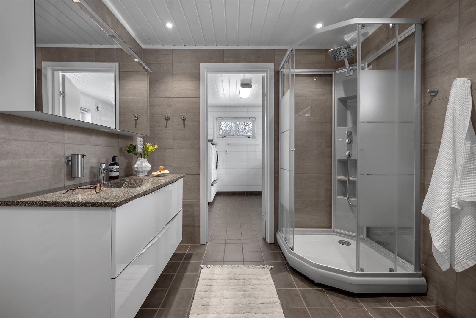 Delikat bad av god størrelse Galleribilde