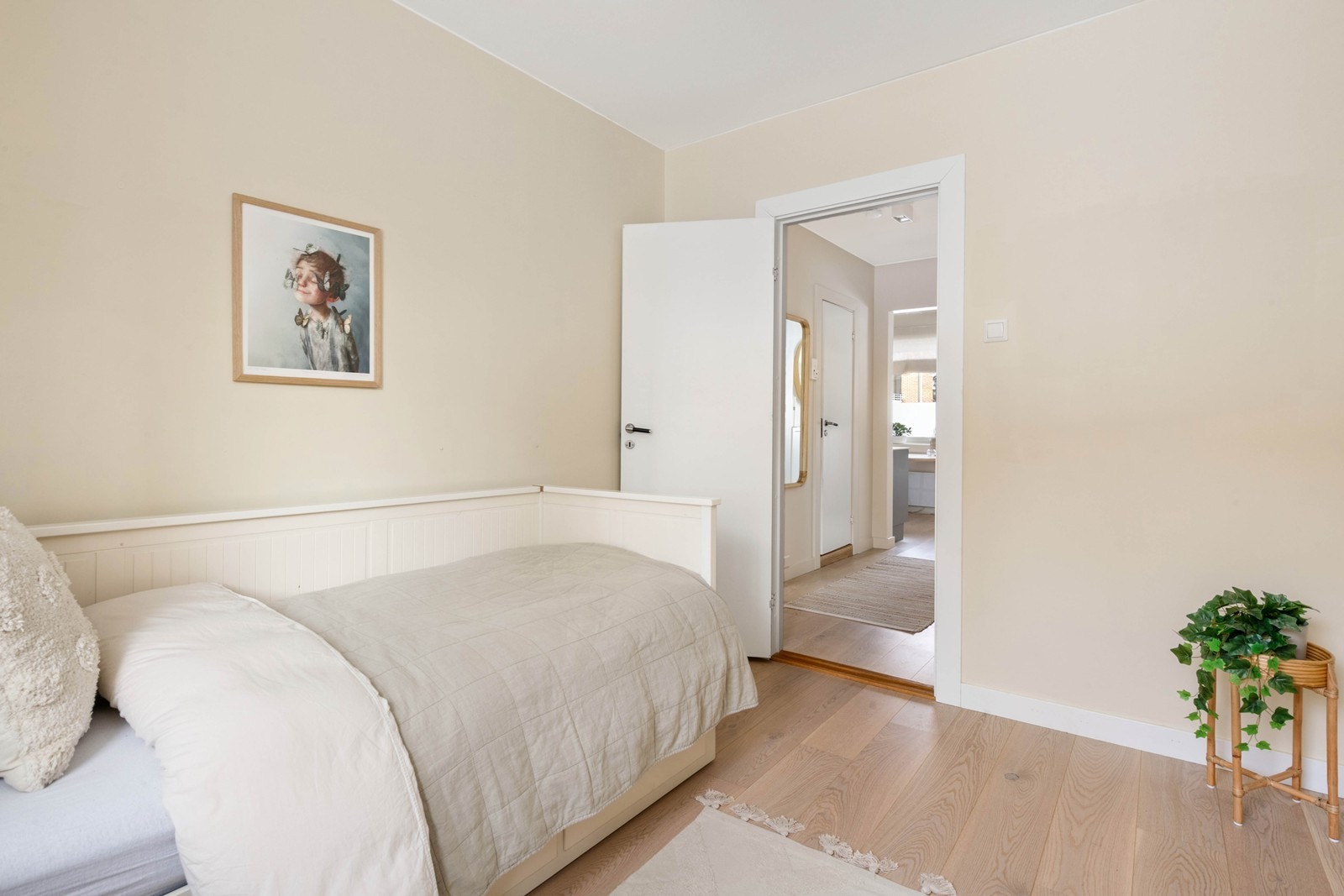 Begge soverommene er lyse og fine med god størrelse Galleribilde