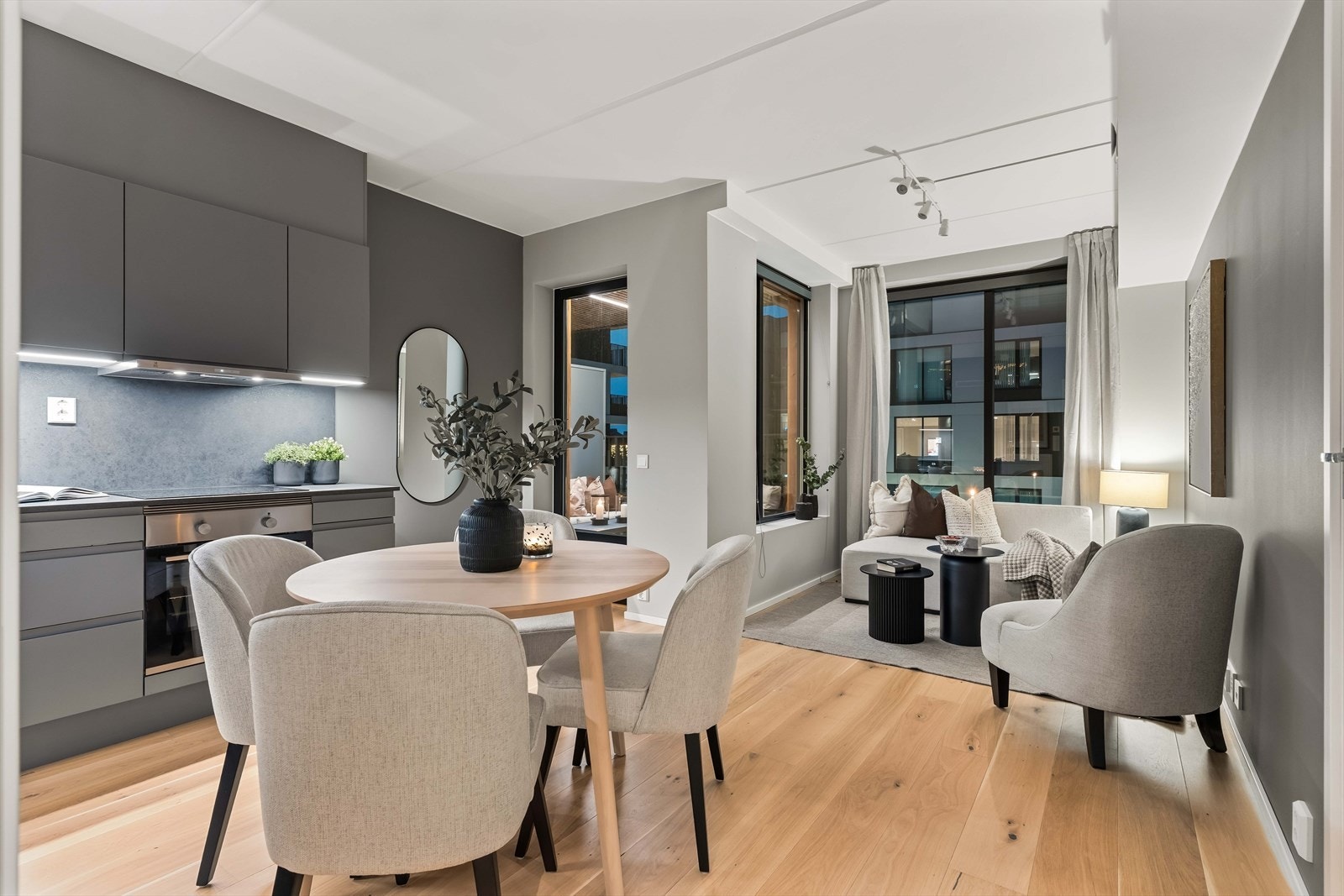 Velkommen til Sørumsgata 7, presentert av Kenneth Andreassen i Nordvik! Foto: Anders Botnmark Galleribilde