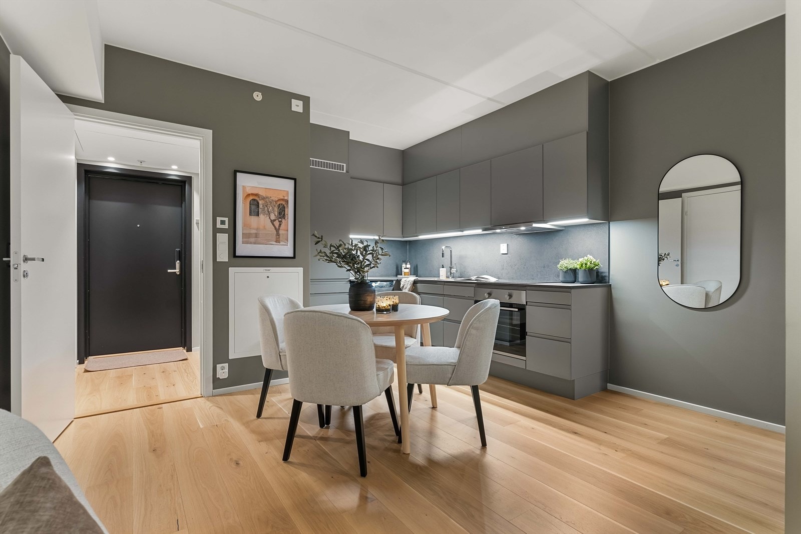 Dette er en svært innbydende og moderne 2-roms selveierleilighet i populære Meierikvartalet i Lillestrøm sentrum. Galleribilde