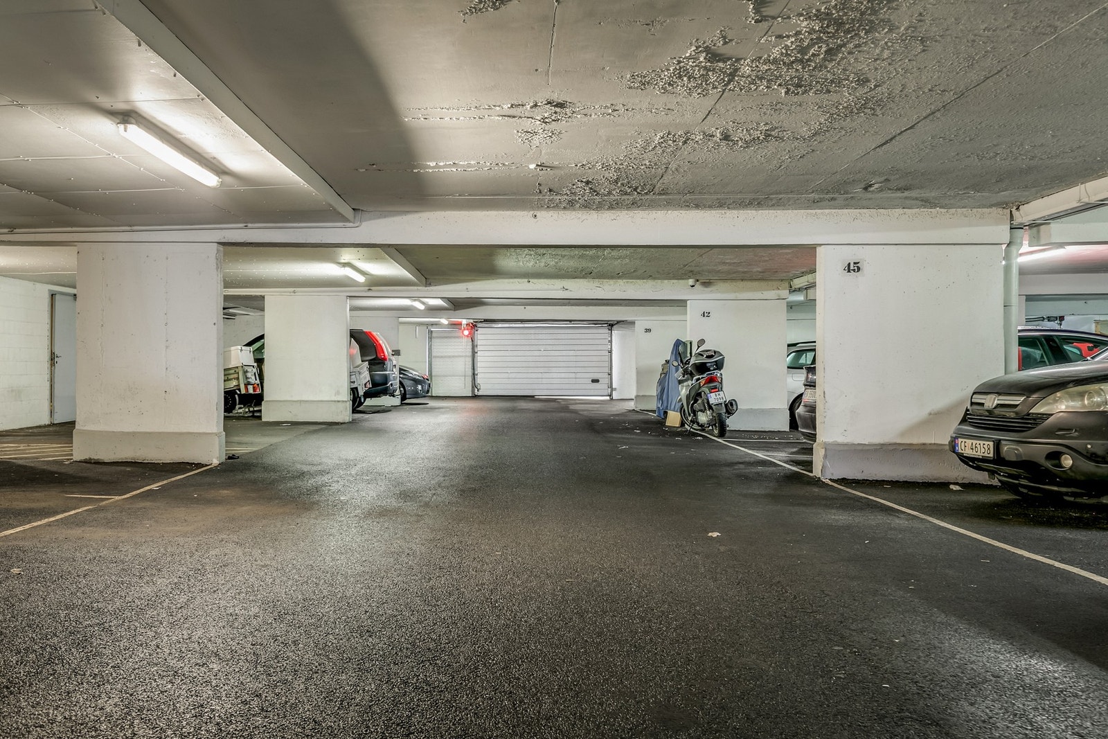 Garasje eller biloppstillingsplass følger ikke leiligheten, men kan leies for kr. 400 pr. mnd Galleribilde