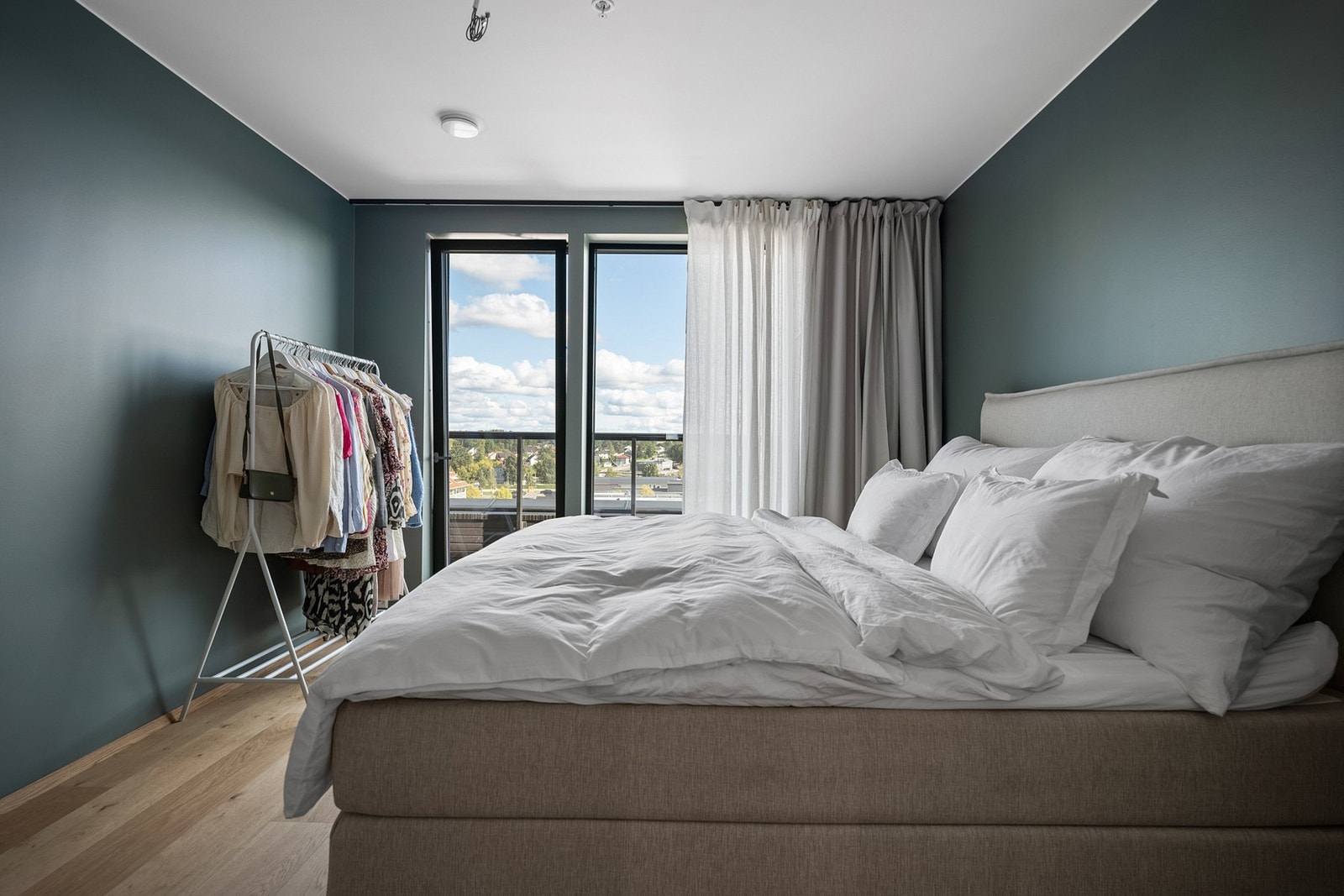 Hovedsoverommet har utgang til takterrassen i 7 etasje. Galleribilde