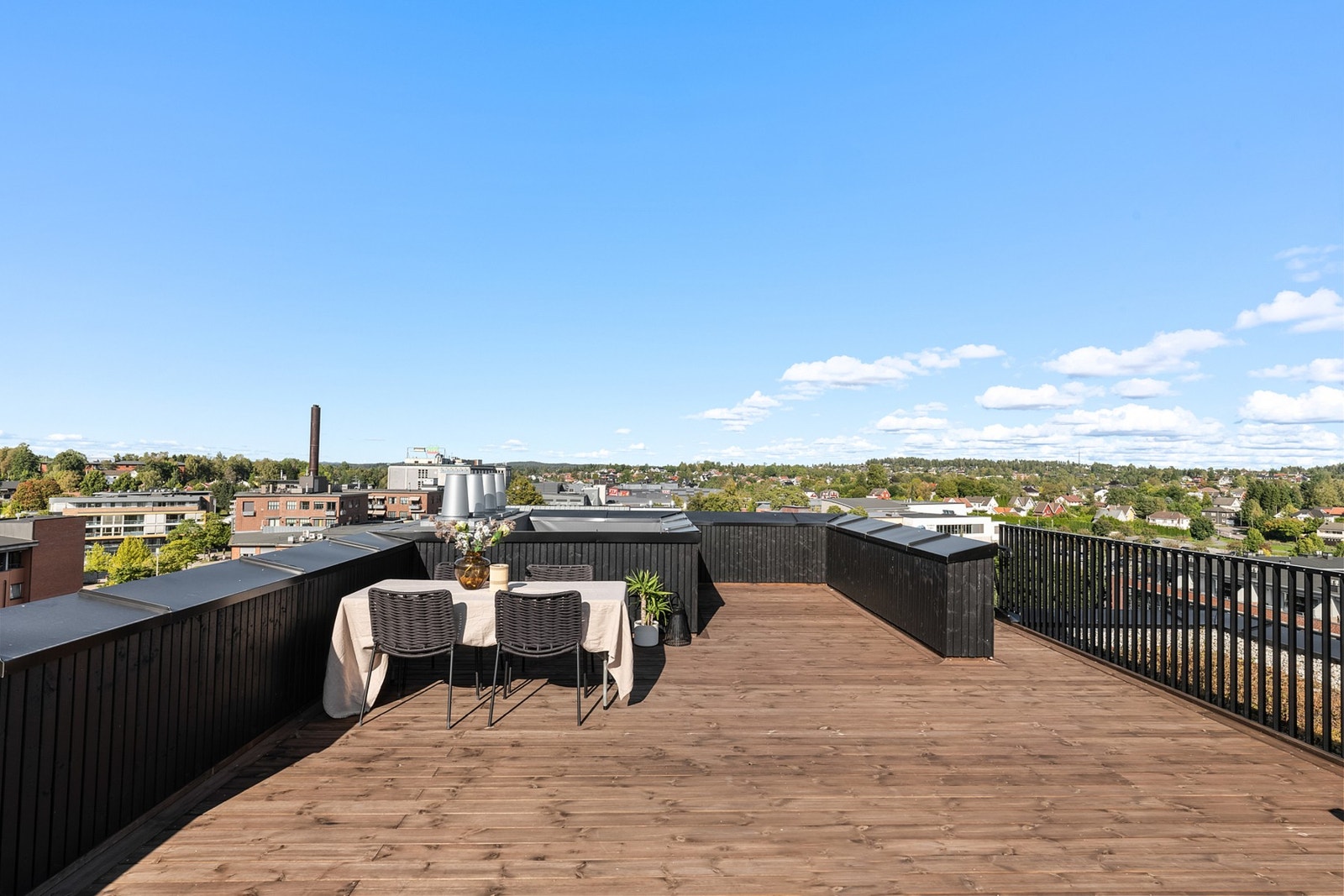 Trapp opp fra 7. etasje til fantastisk privat takterrasse. Galleribilde