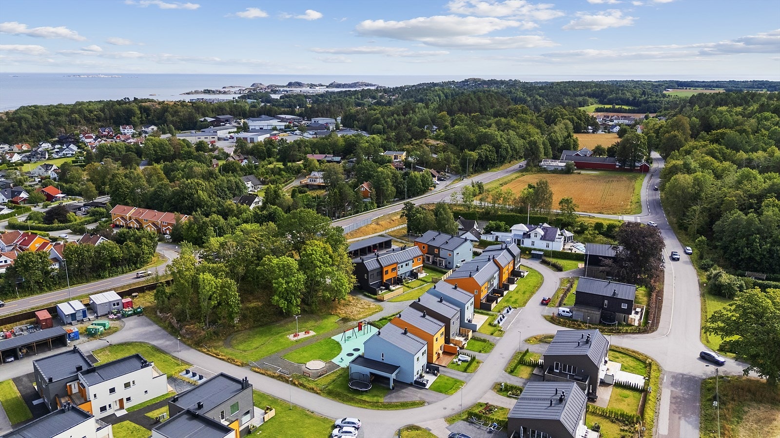 Med sin attraktive ende/hjørnebeliggenhet kan du nyte sol fra morgen til kveld Galleribilde