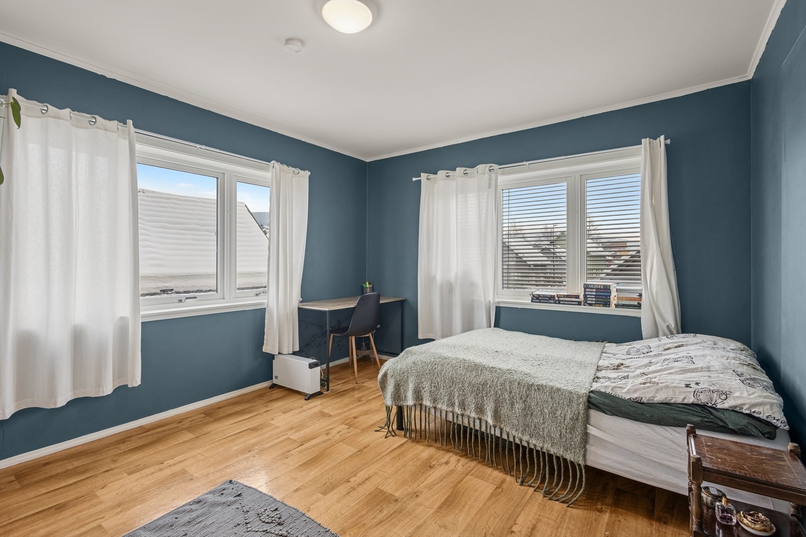 Til sammen har boligen 3 soverom. Galleribilde