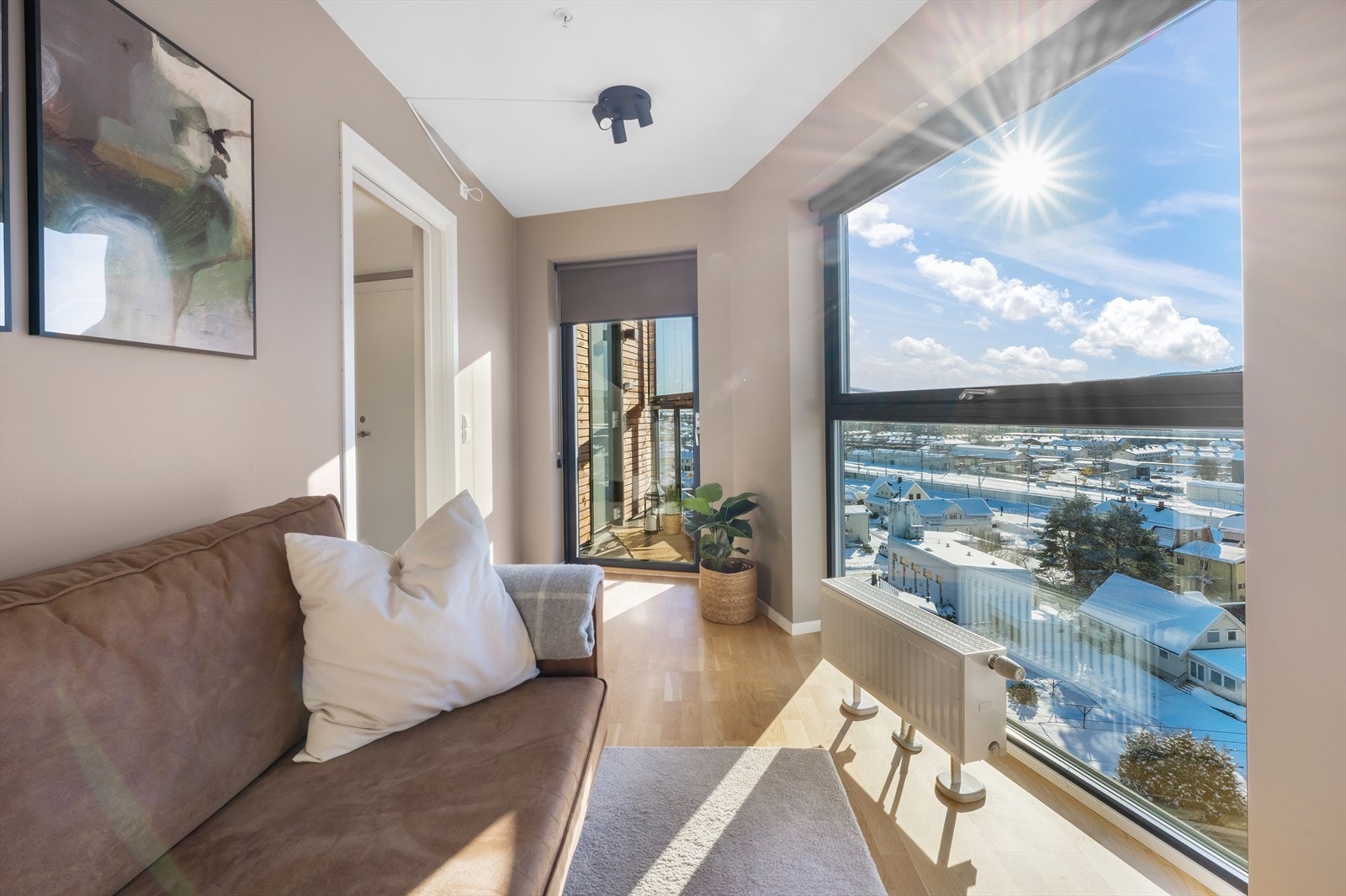 Soverom 2 har utgang til egen balkong - perfekt for morgenkaffen! Galleribilde