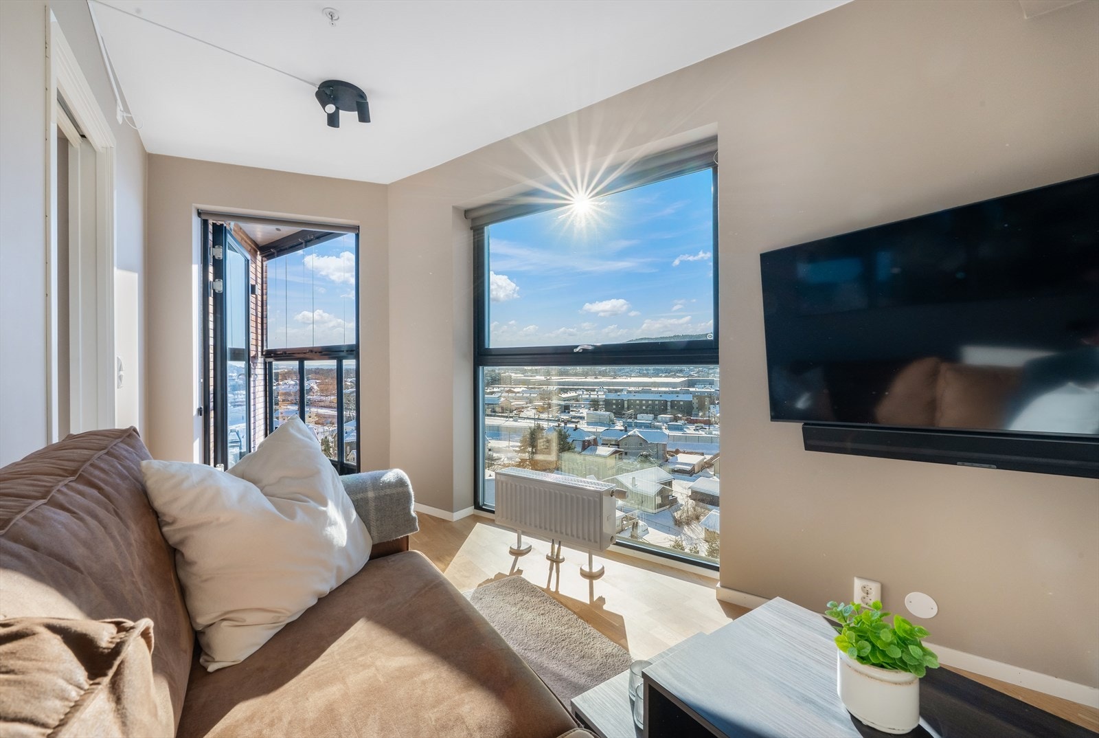 Soverom 2 - lunt og tiltalende soverom, eller stue om man foretrekker det. Galleribilde