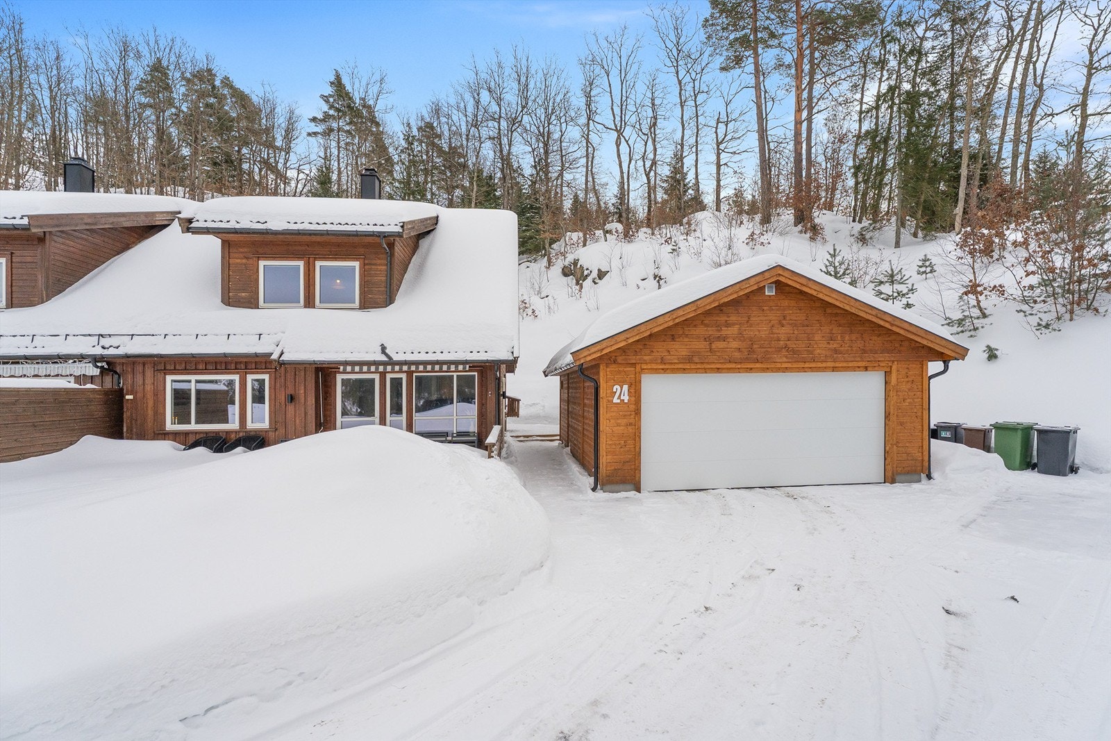 Boligen med dobbel garasjeplass Galleribilde