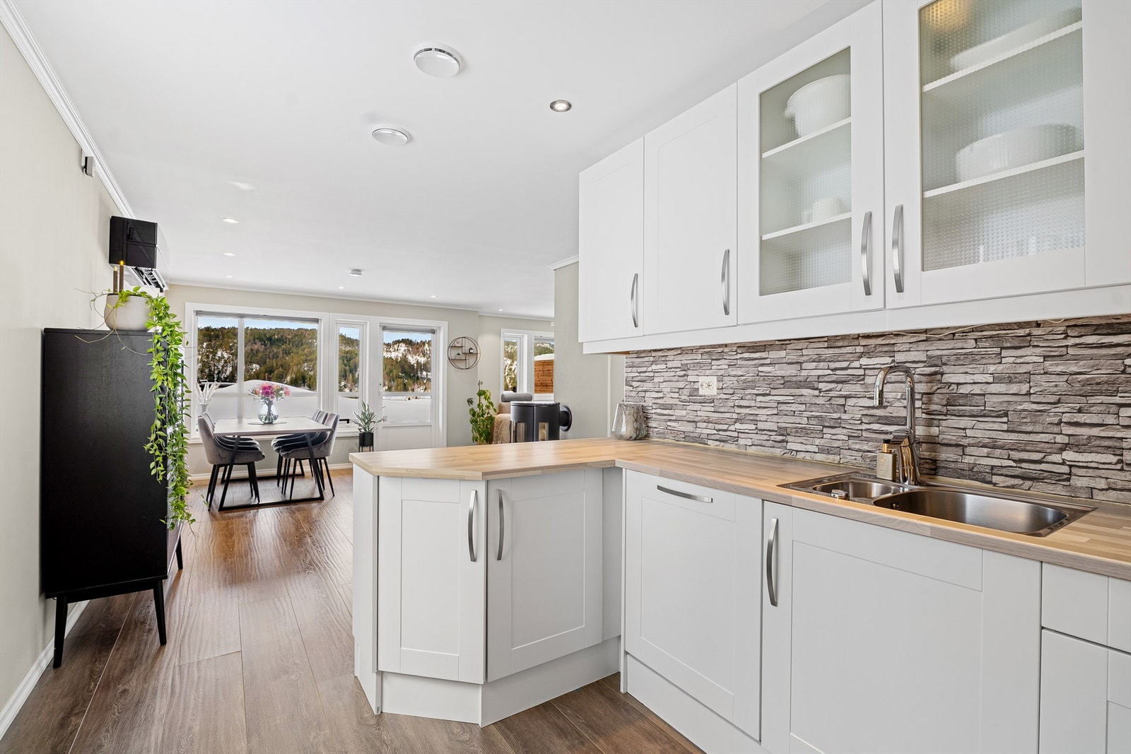 Kjøkkeninnredning fra Sørlandskjøkken Galleribilde