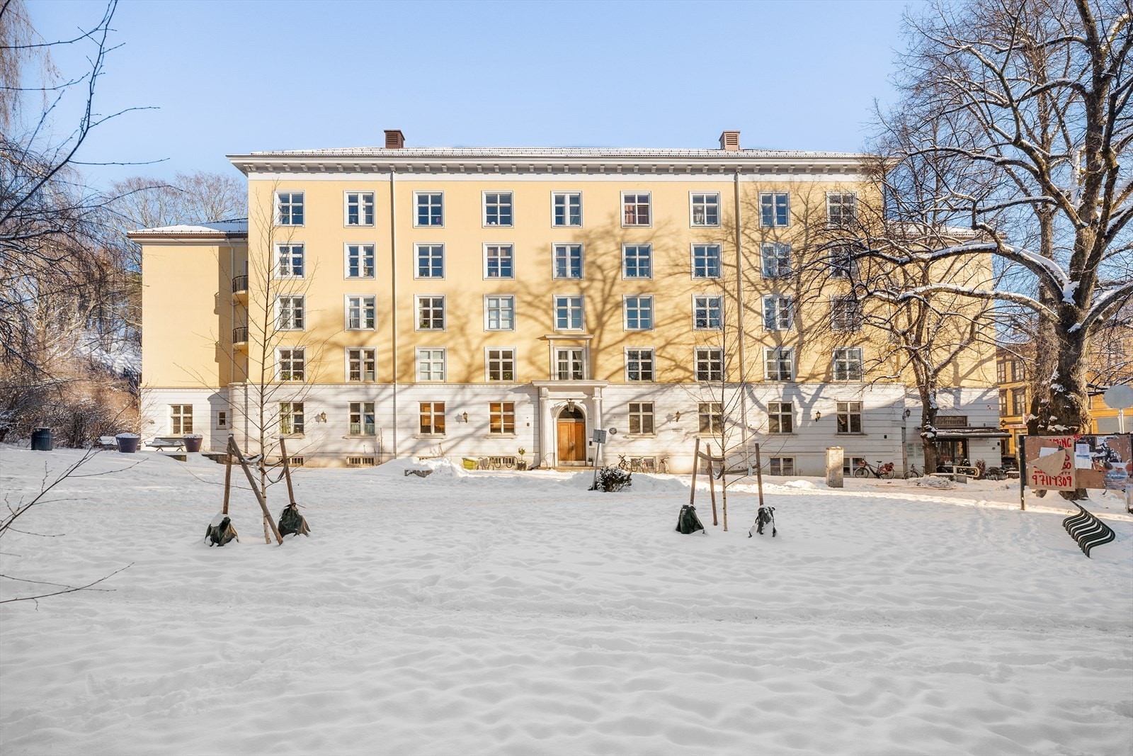 Kvindernes Boligselskab A/S ble stiftet i 1923 av Norges første kvinnelige høyesterettsadvokat Elise Sem med formål om å få kvinner inn på boligmarkedet. Galleribilde