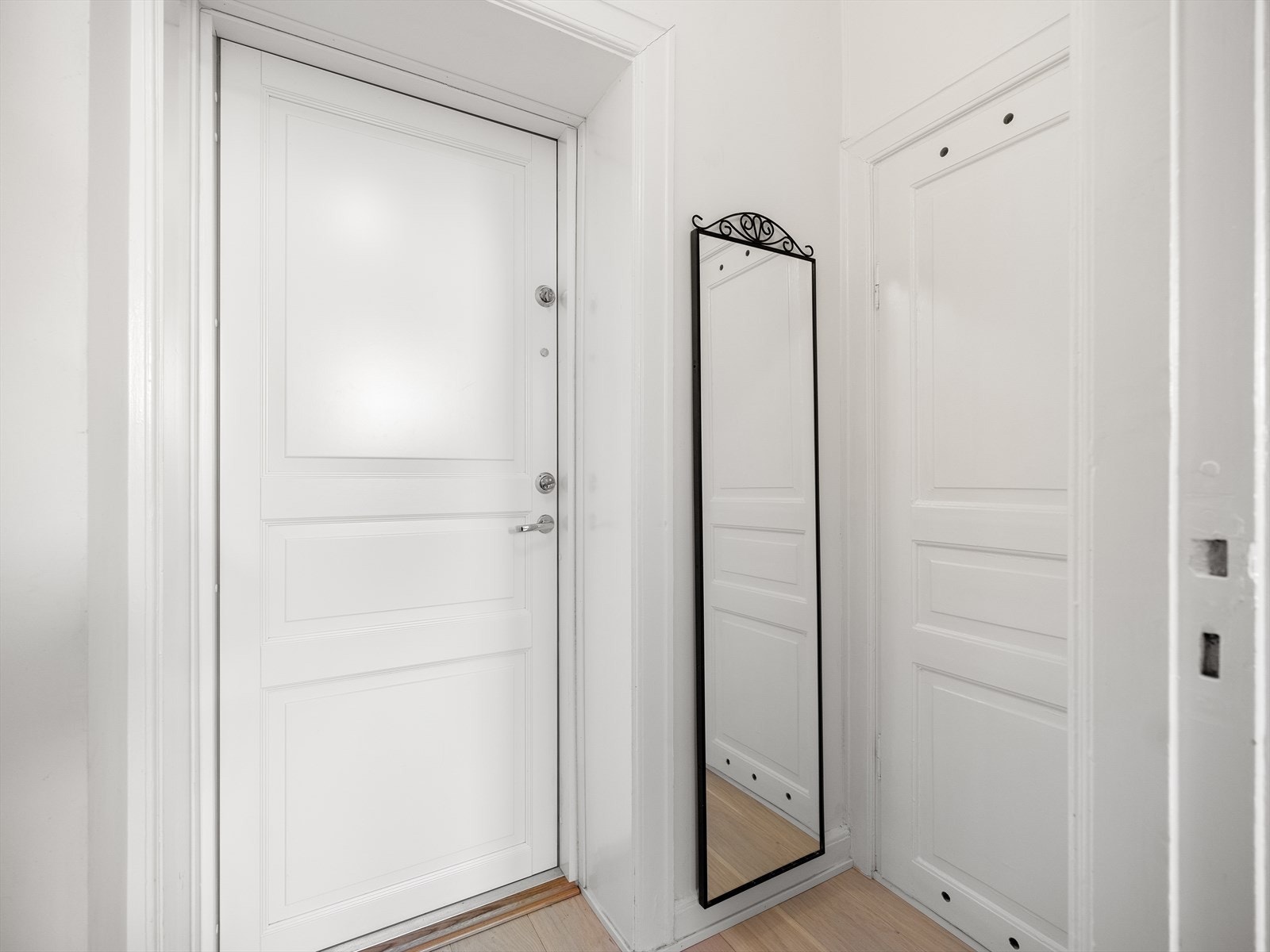 Velkommen inn! Det er adkomst via felles trappeoppgang med heis. Galleribilde