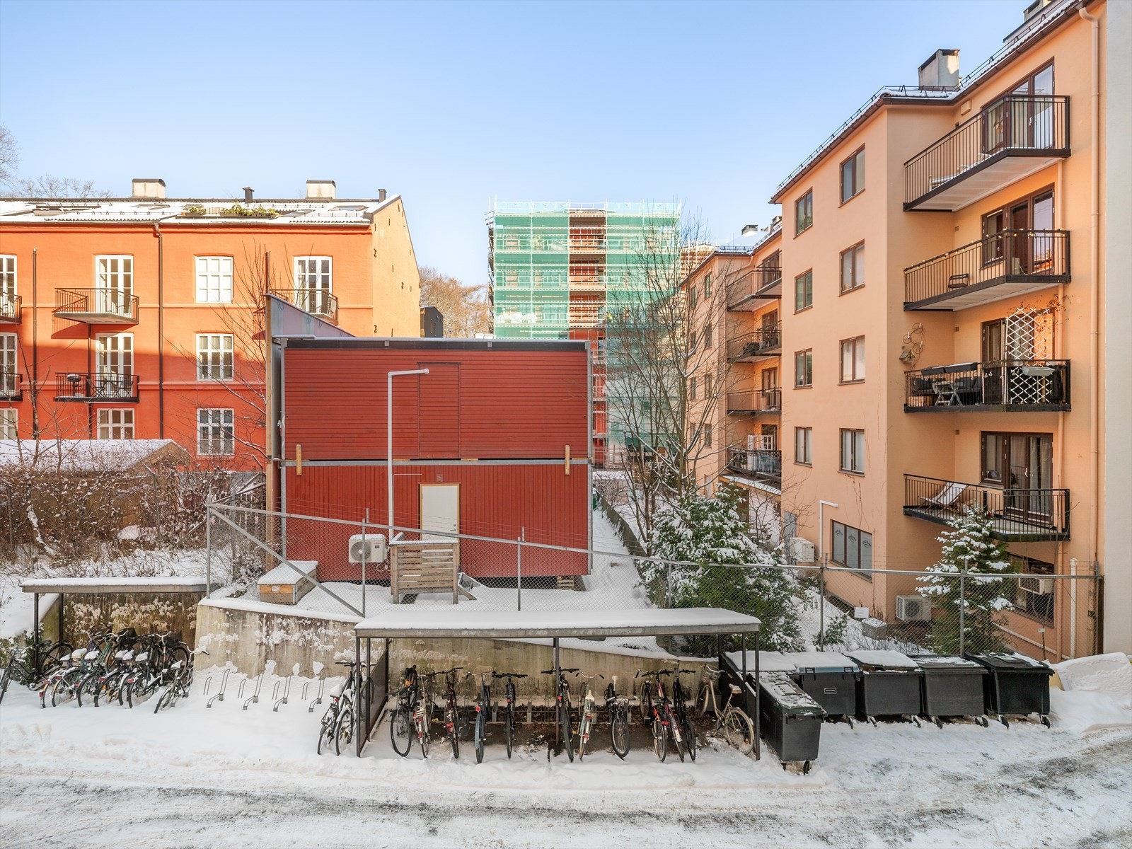 Aksjelaget disponerer parkeringsplasser til både langtids- og korttidsleie. Galleribilde