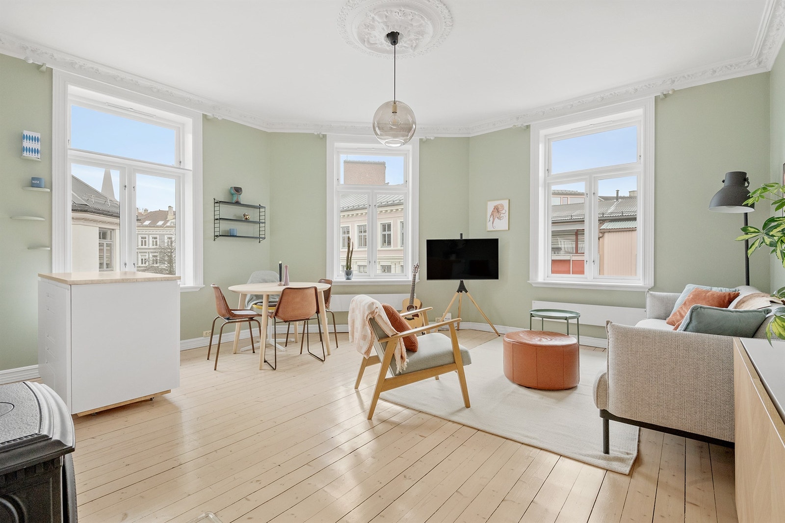 Lys og fin 2-roms leilighet med fine detaljer og sjarm Galleribilde