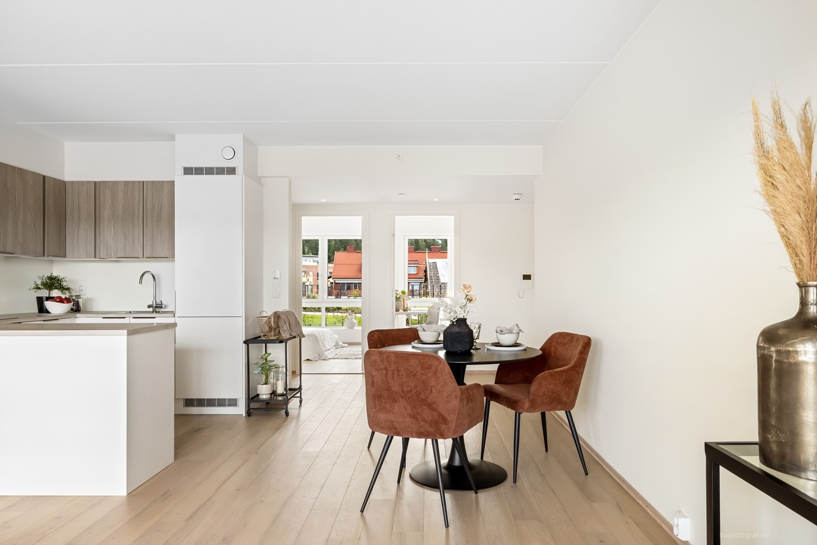 Fra stuen og mot kjøkkenet Galleribilde