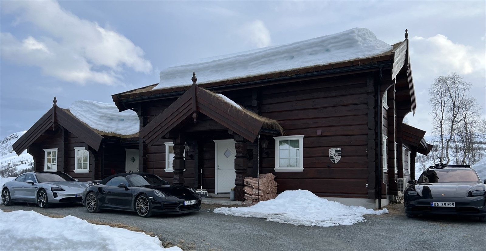 God plass til parkering på eiga tomt. Galleribilde