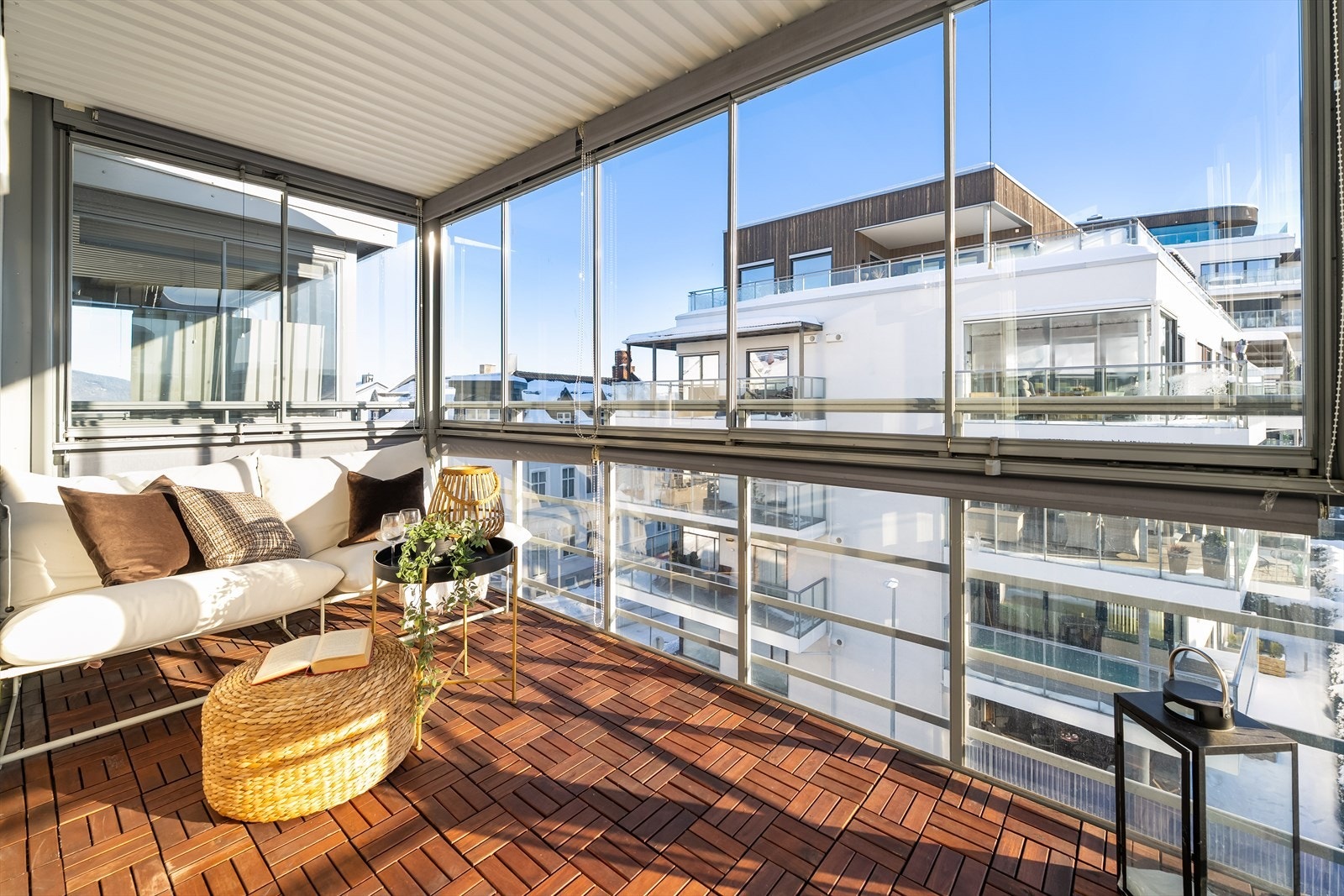 En særdeles smakfull og moderne 3-roms med attraktiv beliggenhet midt i Gjøvik sentrum. Galleribilde