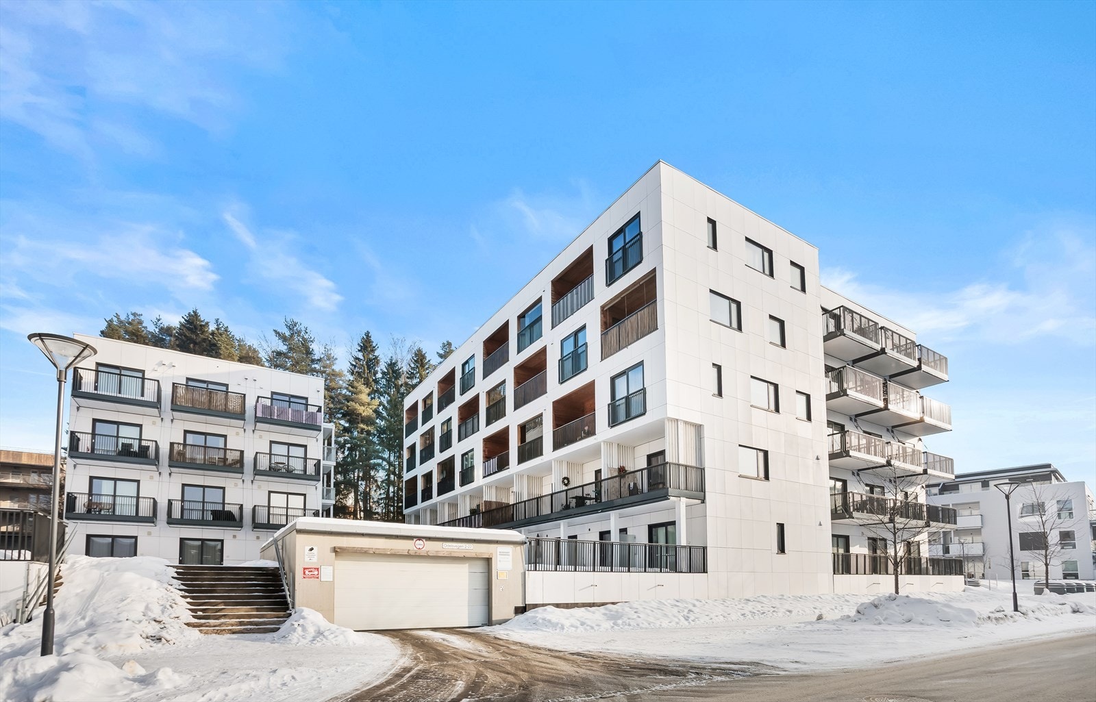 Med kort vei til Jessheim sentrum har du alle servicetilbud i umiddelbar nærhet. Galleribilde