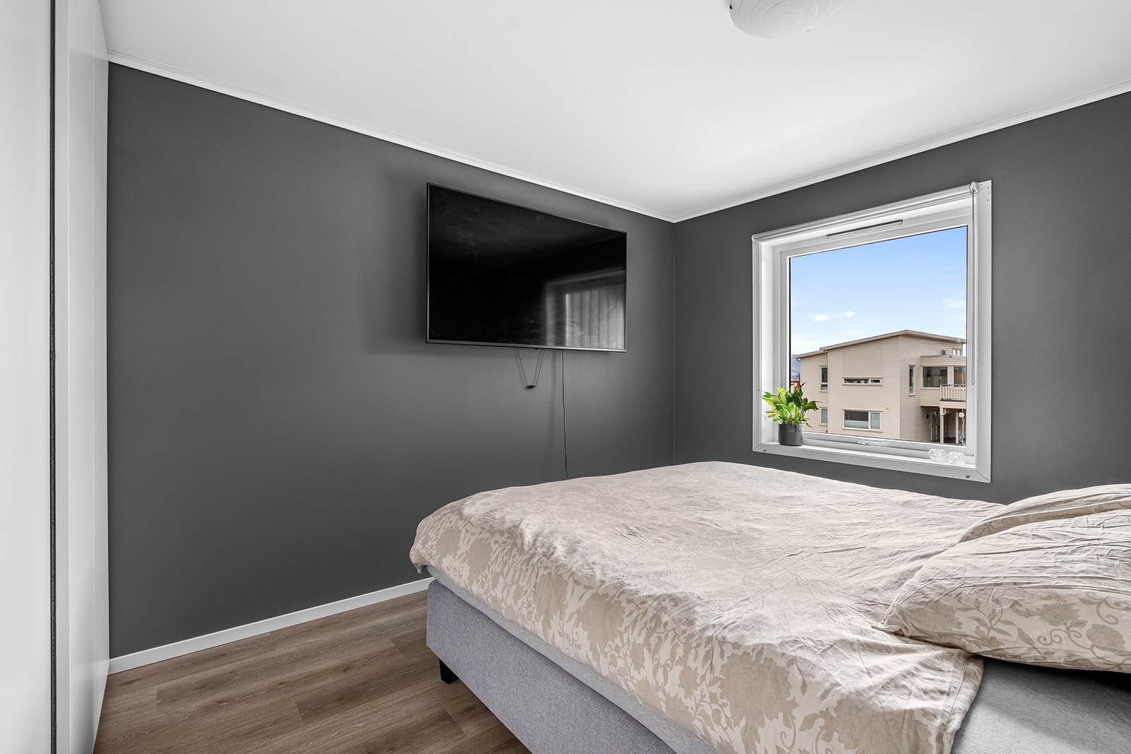 Hovedsoverom med garderobeløsning. Galleribilde