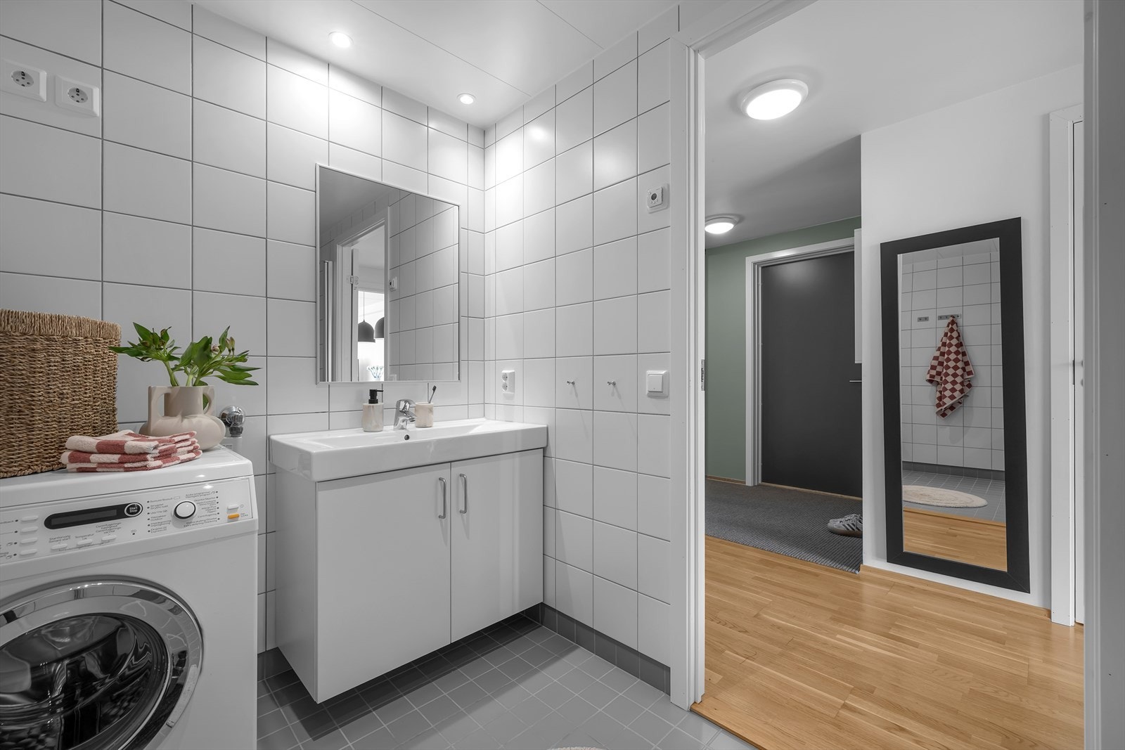 Opplegg for vaskemaskin og tørketrommel Galleribilde