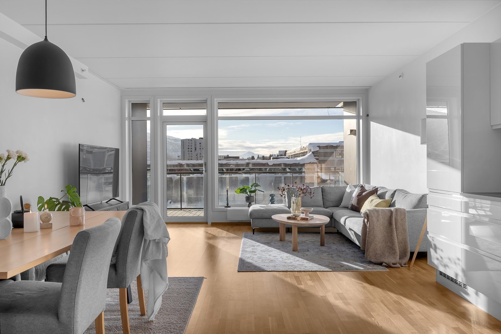 Stilren 3-roms med sentral beliggenhet Galleribilde